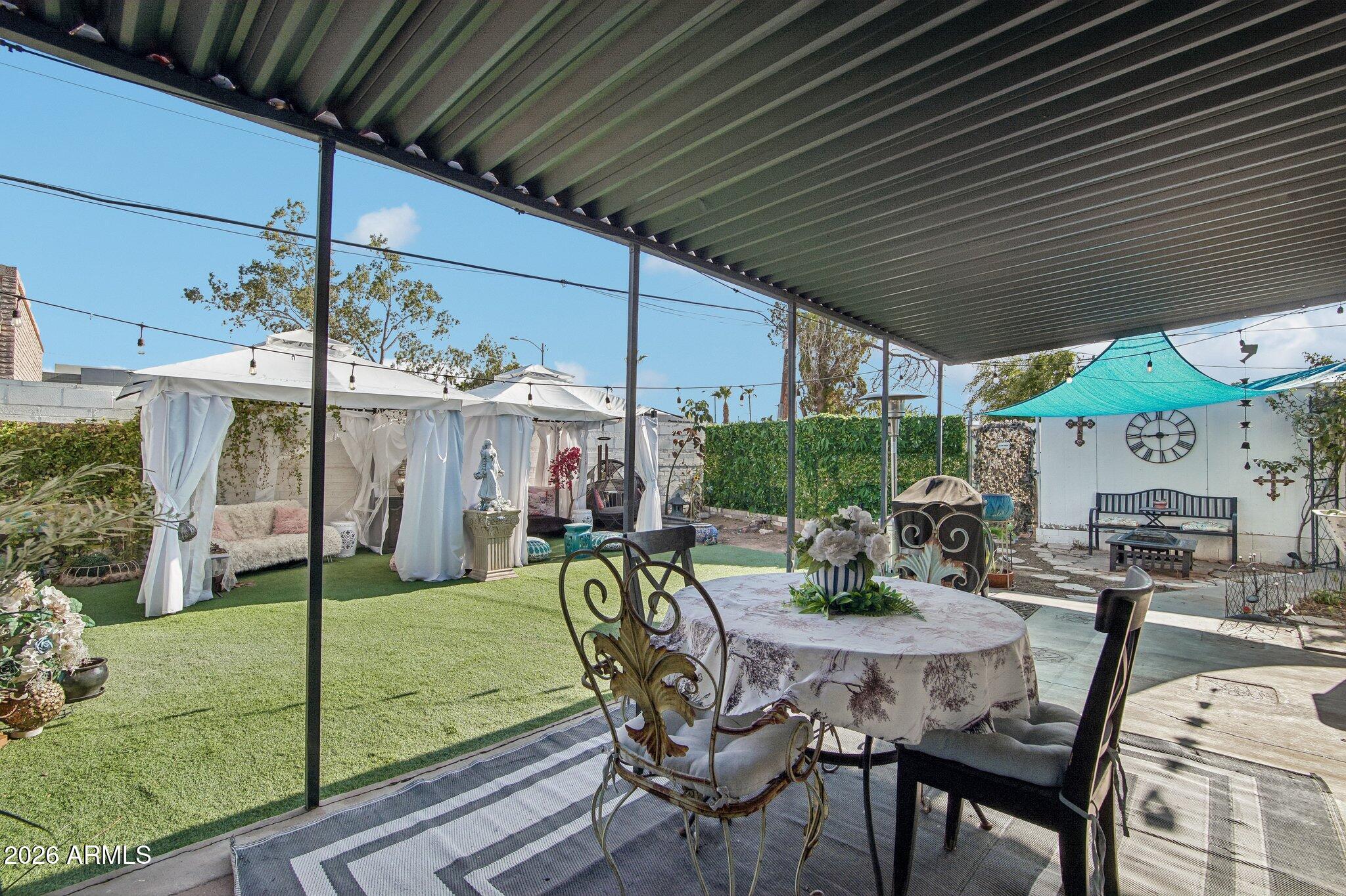 1725 E VERDE Lane
