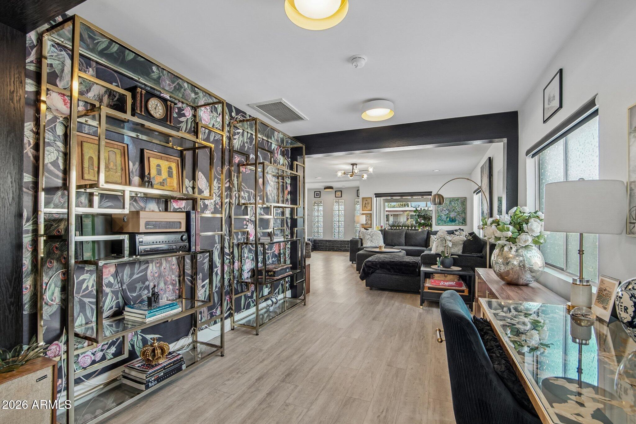 1725 E VERDE Lane