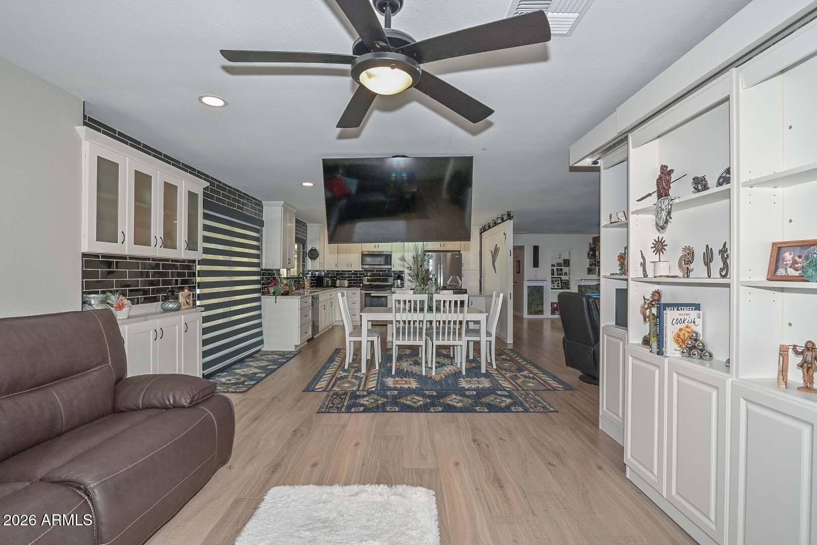 19022 N 99 Drive