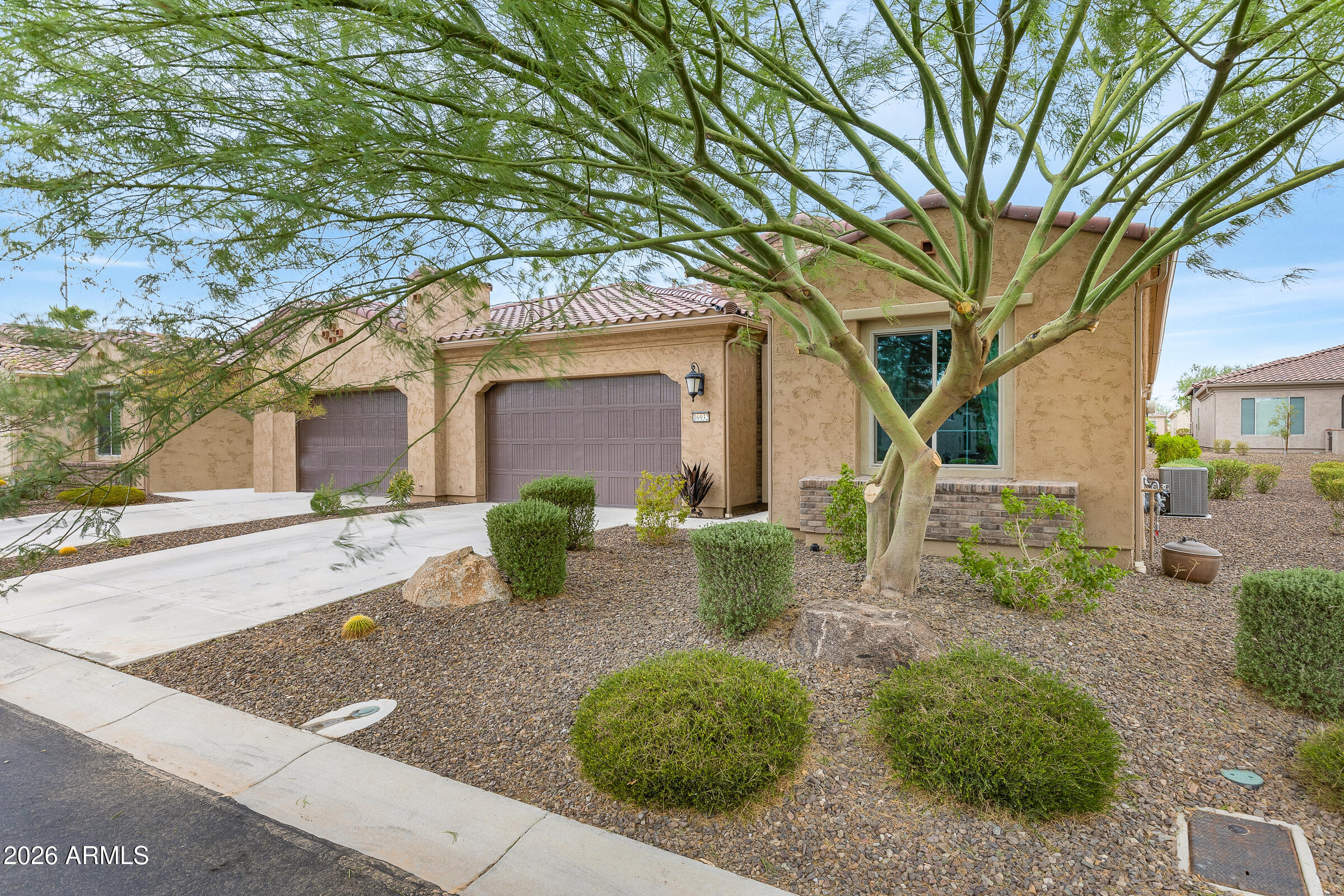 16932 W EARLL Drive