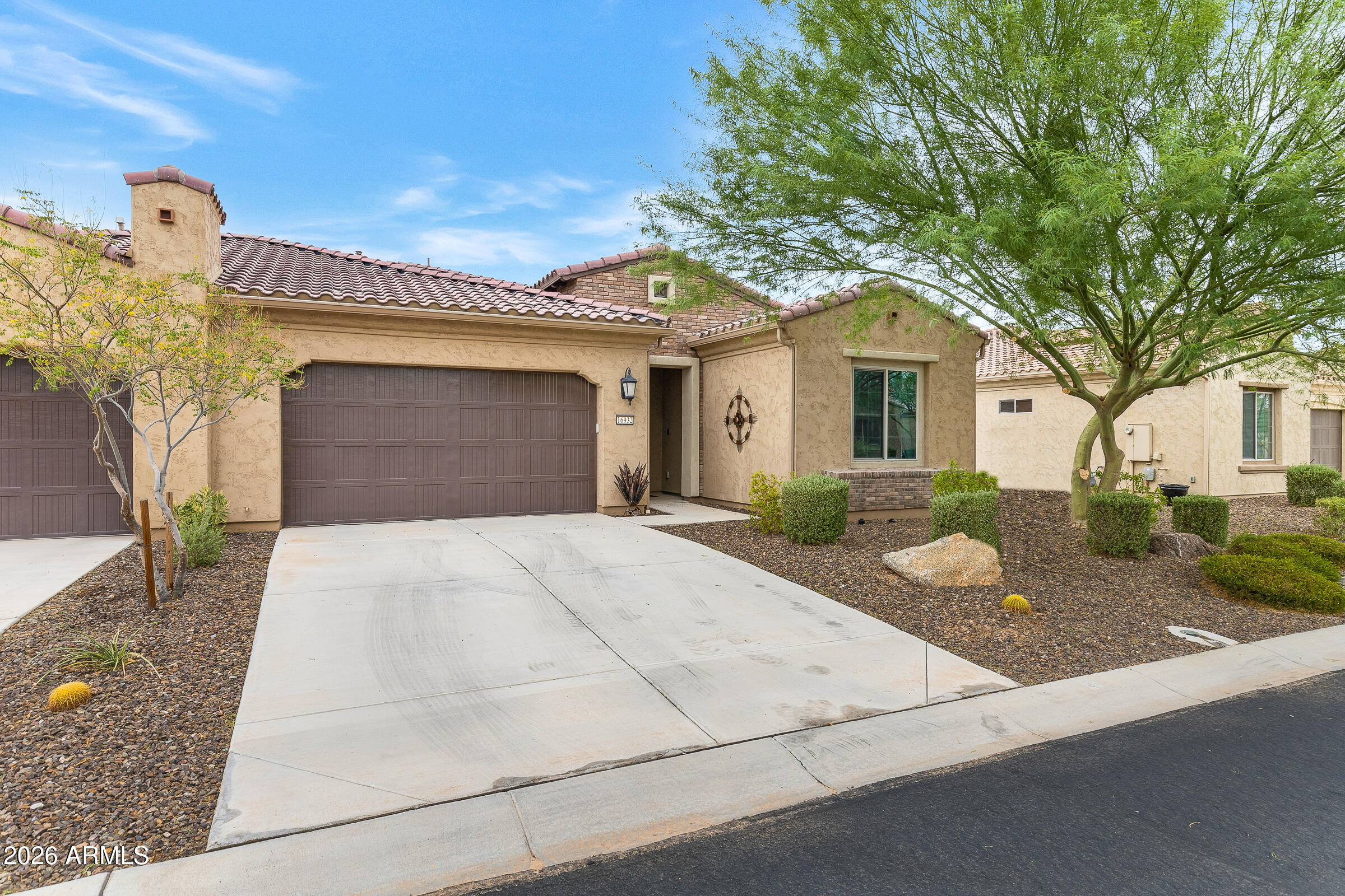 16932 W EARLL Drive
