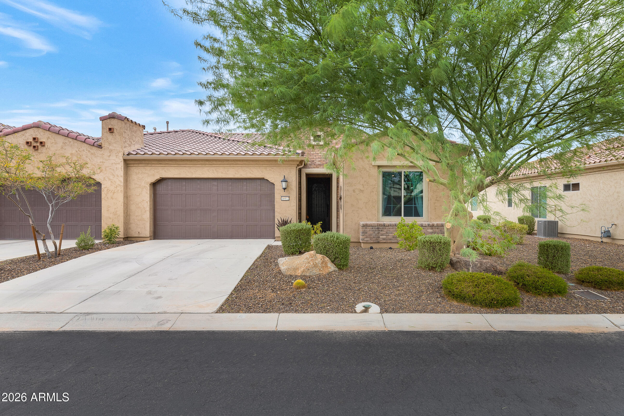 16932 W EARLL Drive