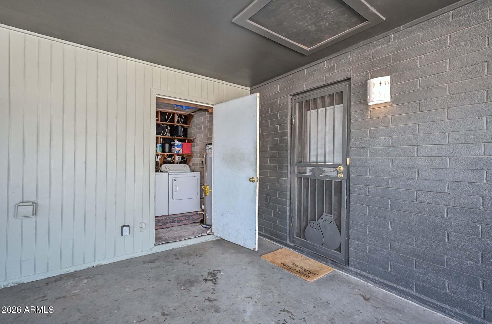 1123 W OREGON Avenue