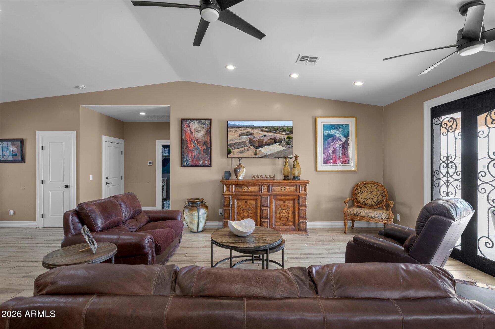 24039 W Cavedale Drive