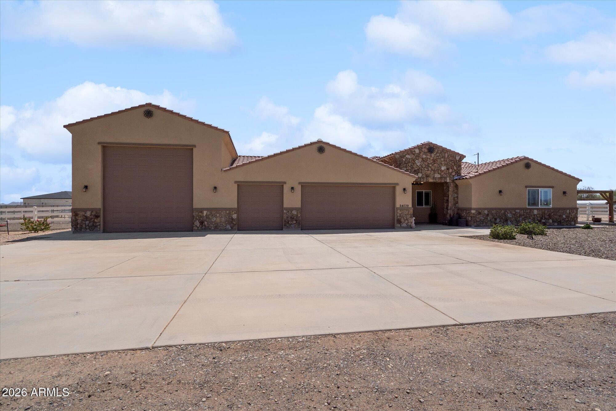 24039 W Cavedale Drive