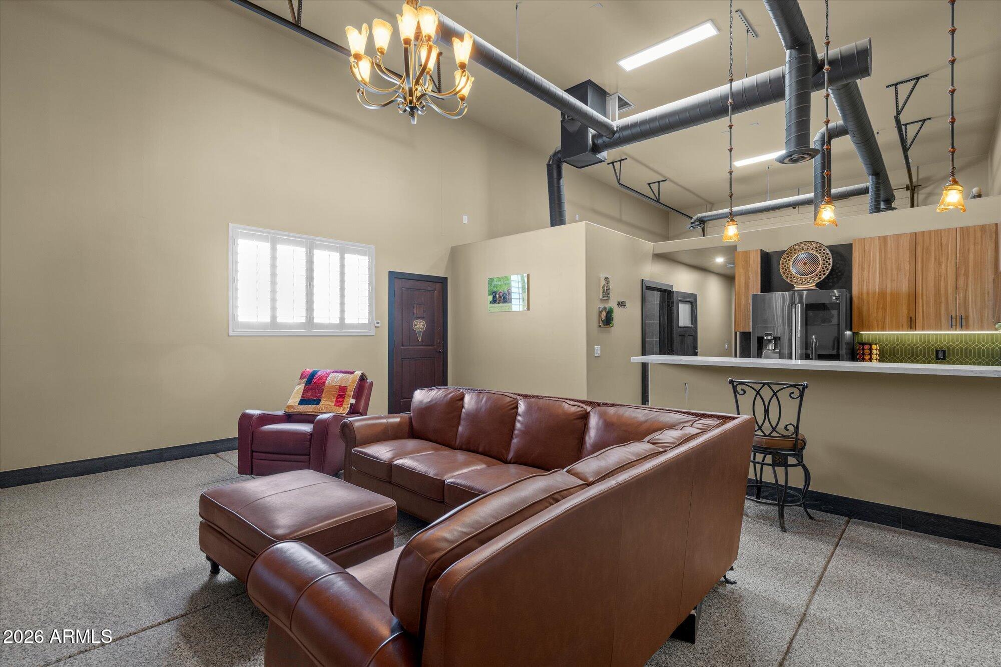 24039 W Cavedale Drive