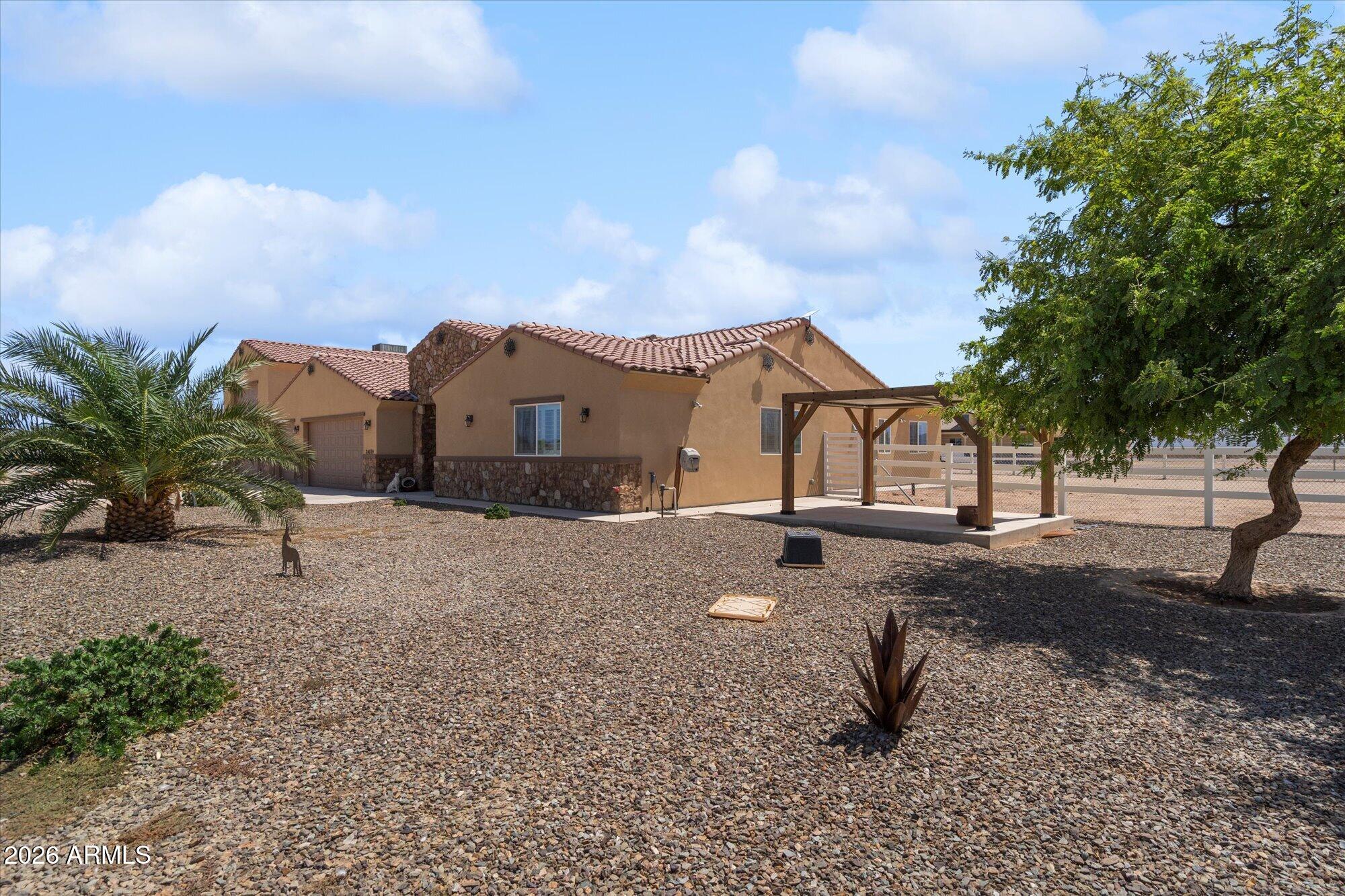 24039 W Cavedale Drive