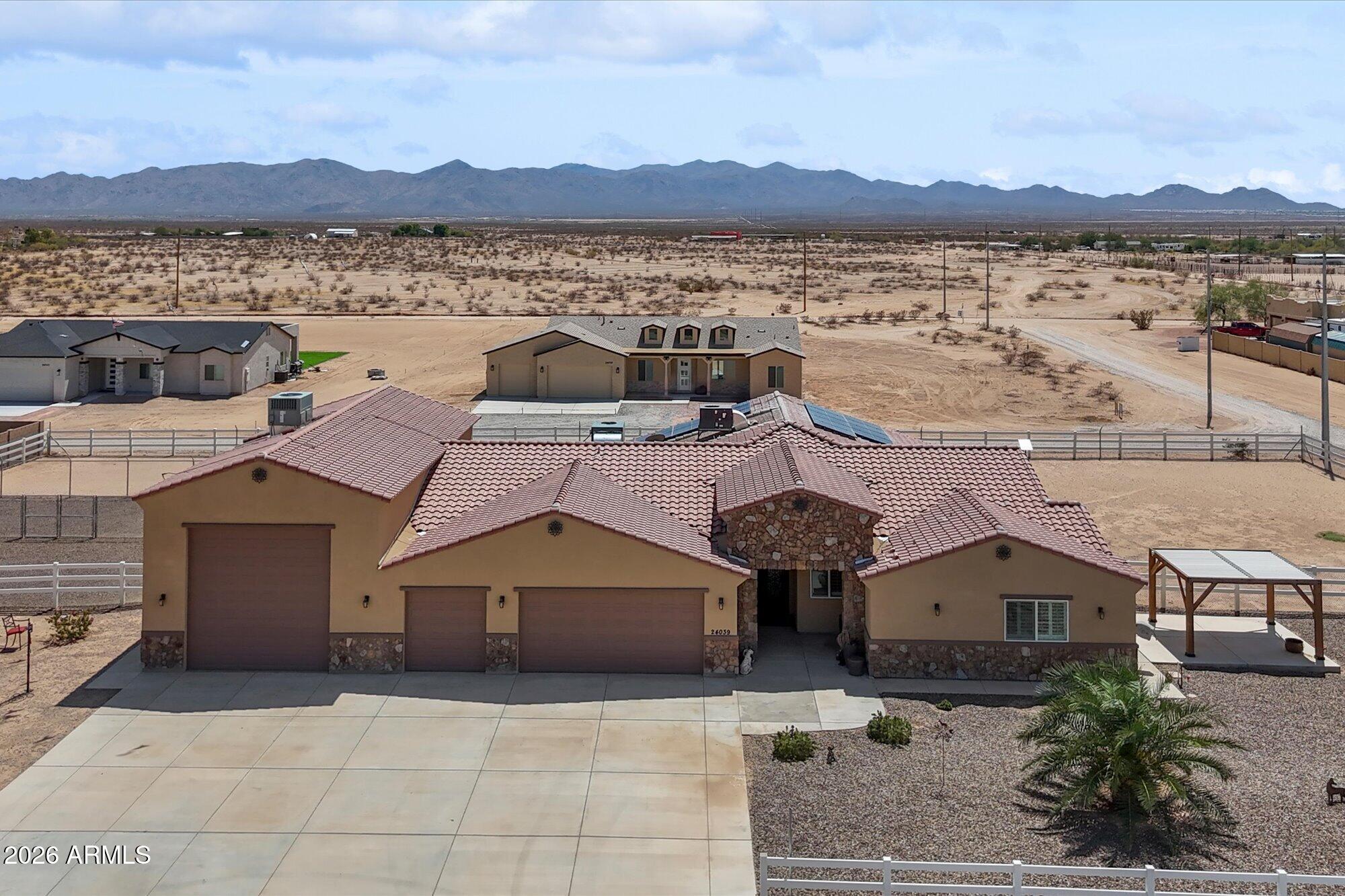 24039 W Cavedale Drive