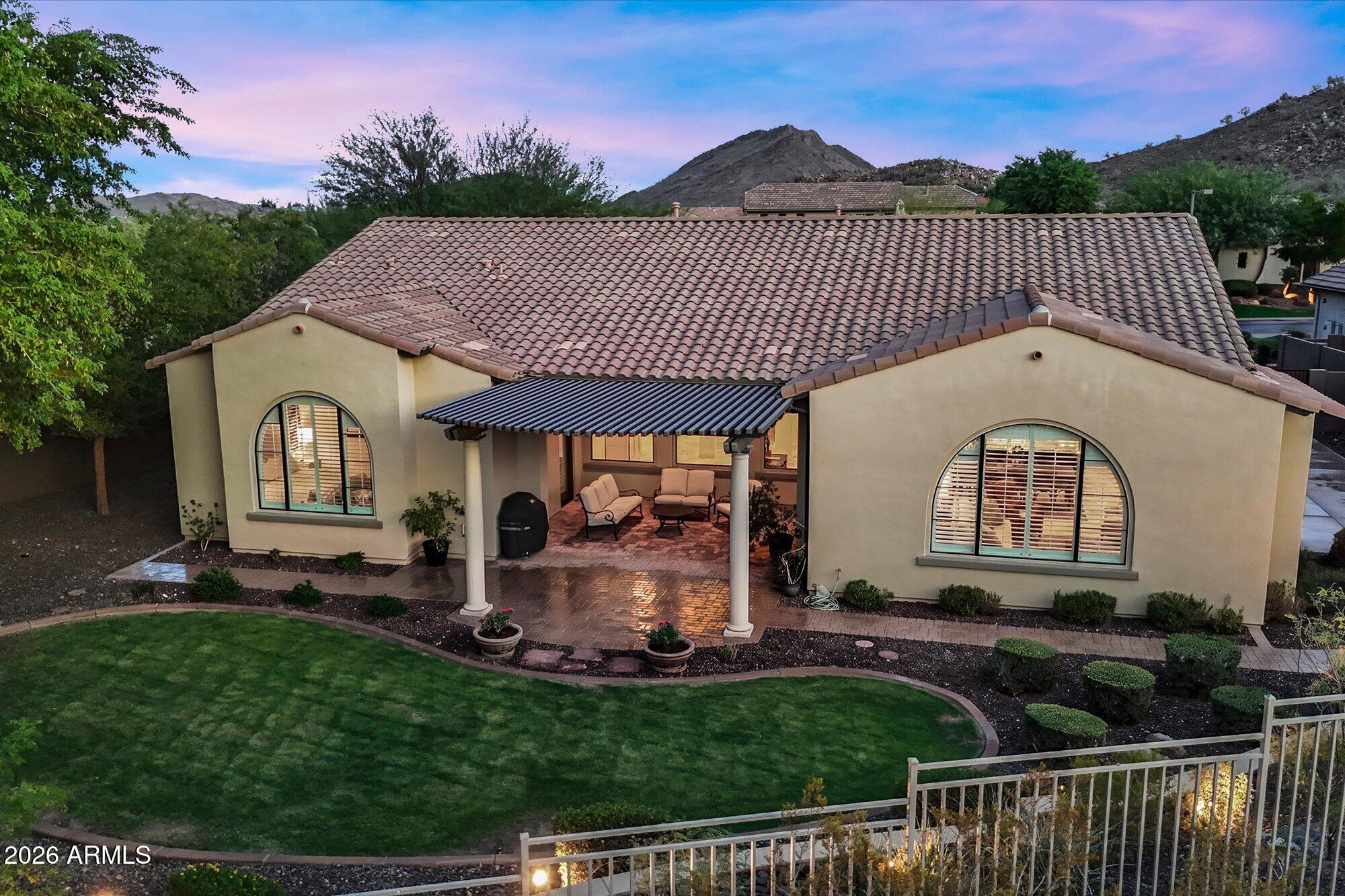 6752 W LUCIA Drive