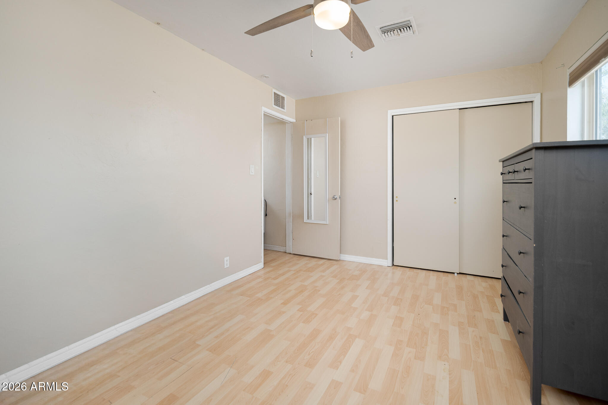2402 N 36TH Place