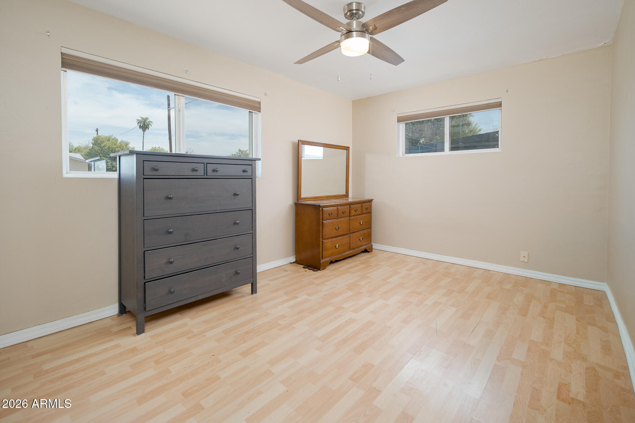 2402 N 36TH Place
