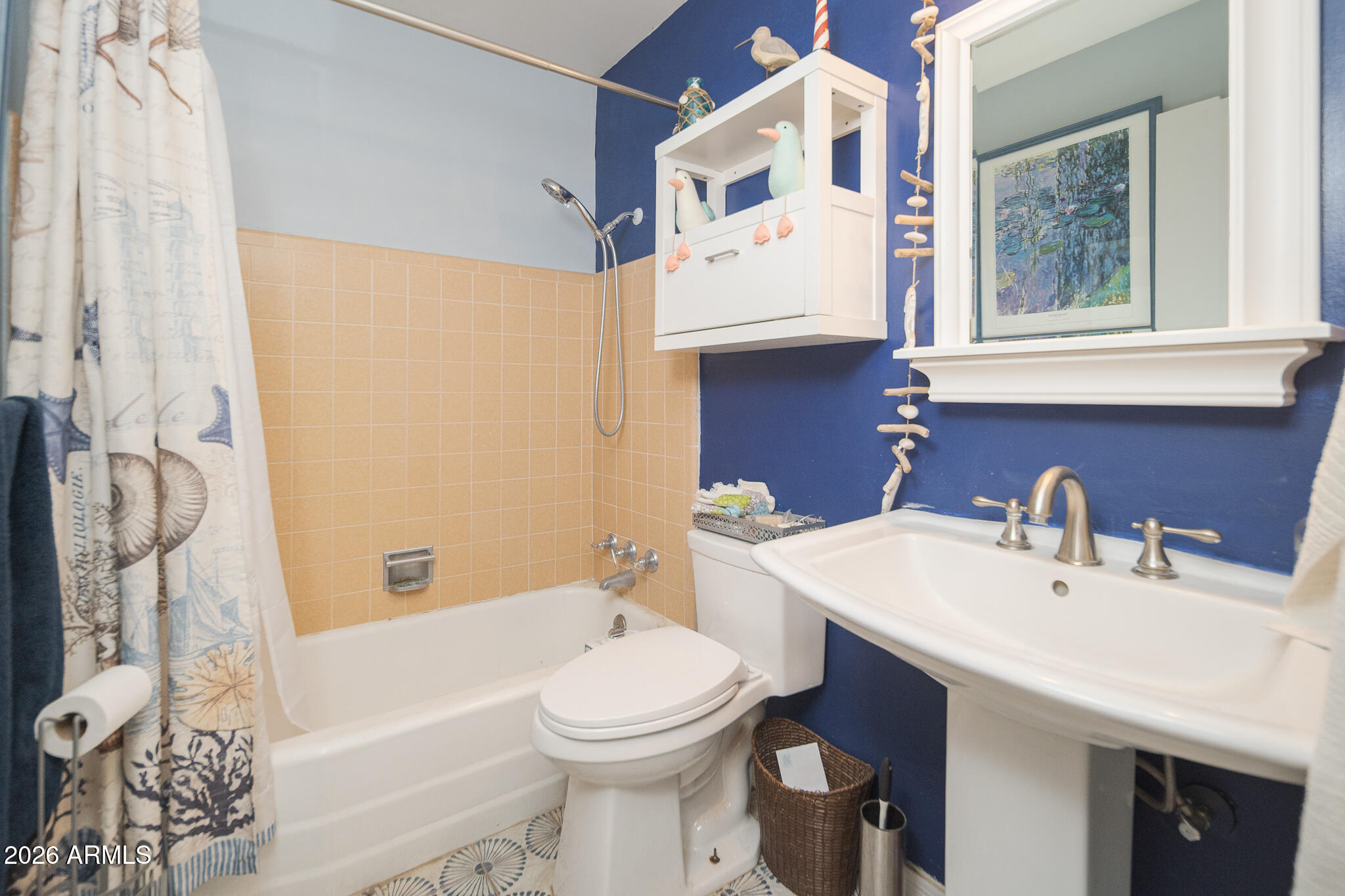 2402 N 36TH Place