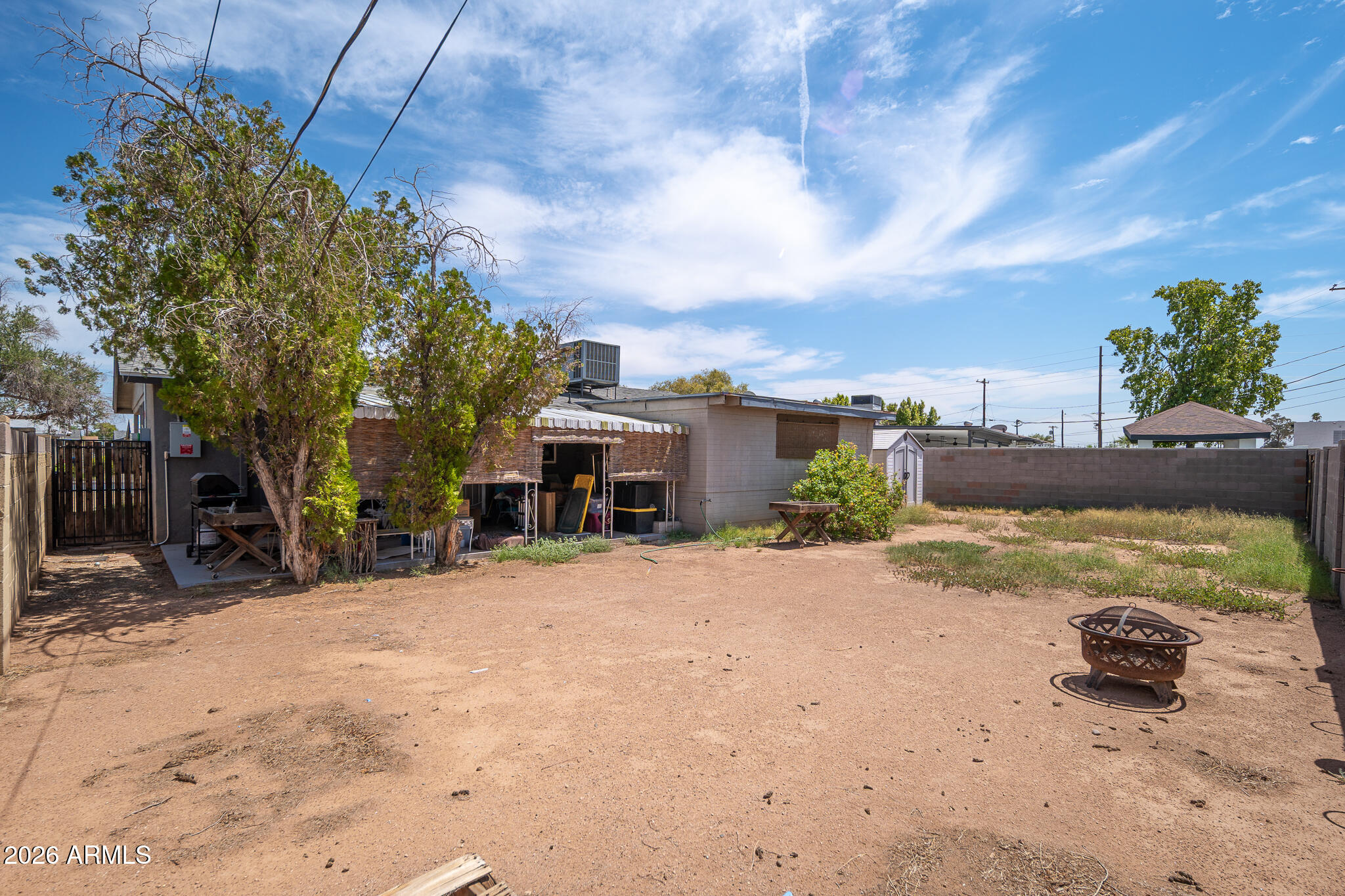 2402 N 36TH Place
