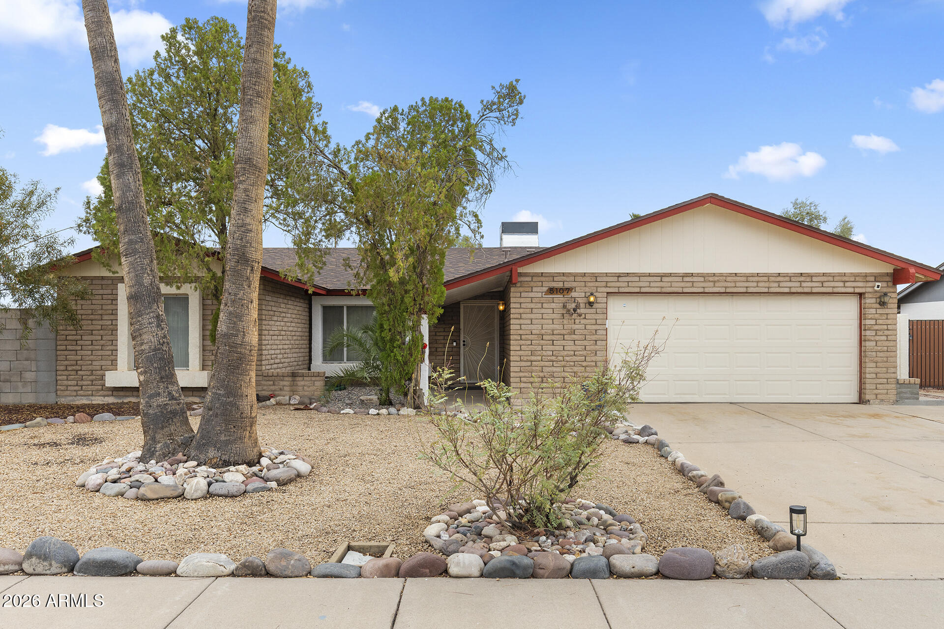 5107 W CORRINE Drive