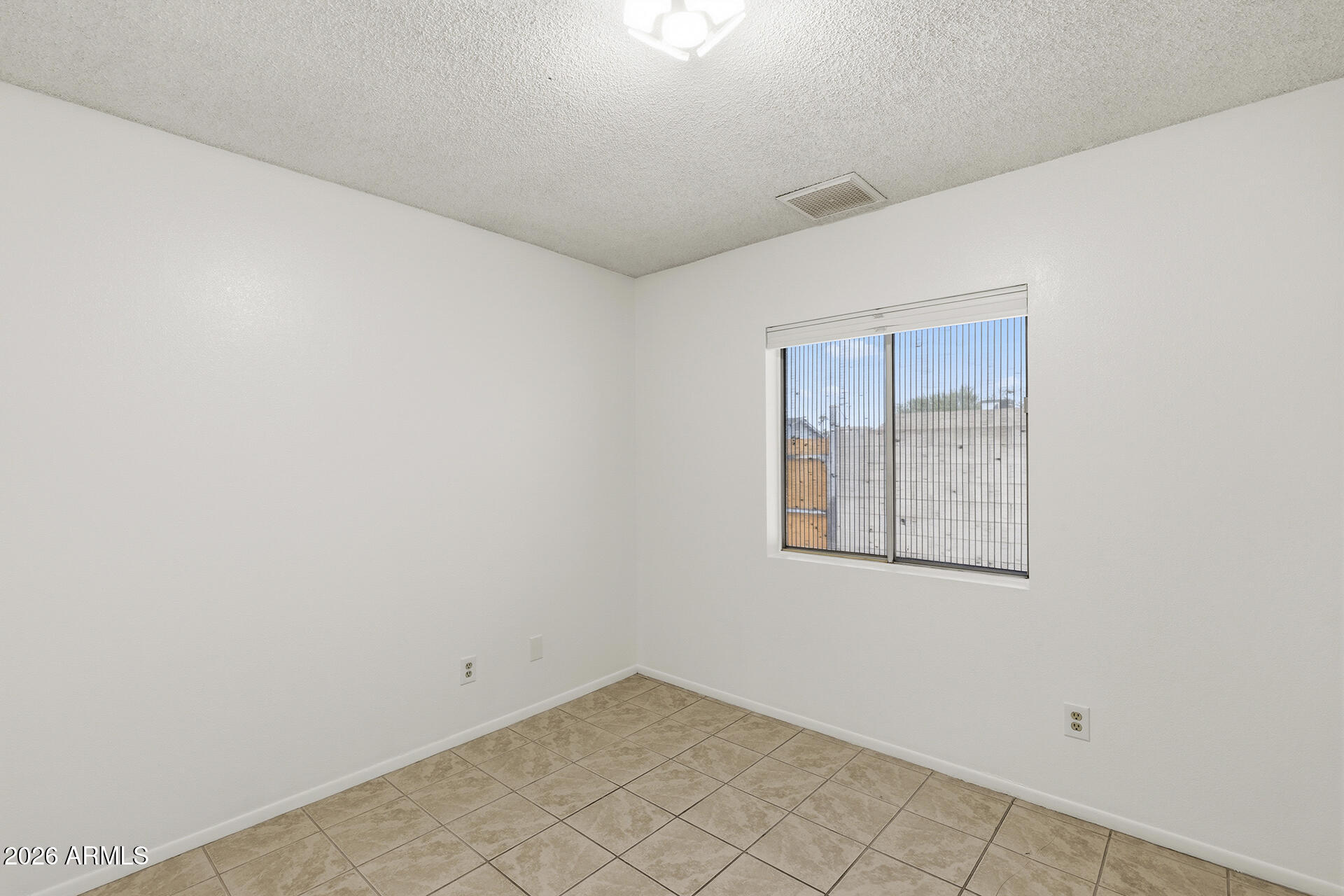 5107 W CORRINE Drive