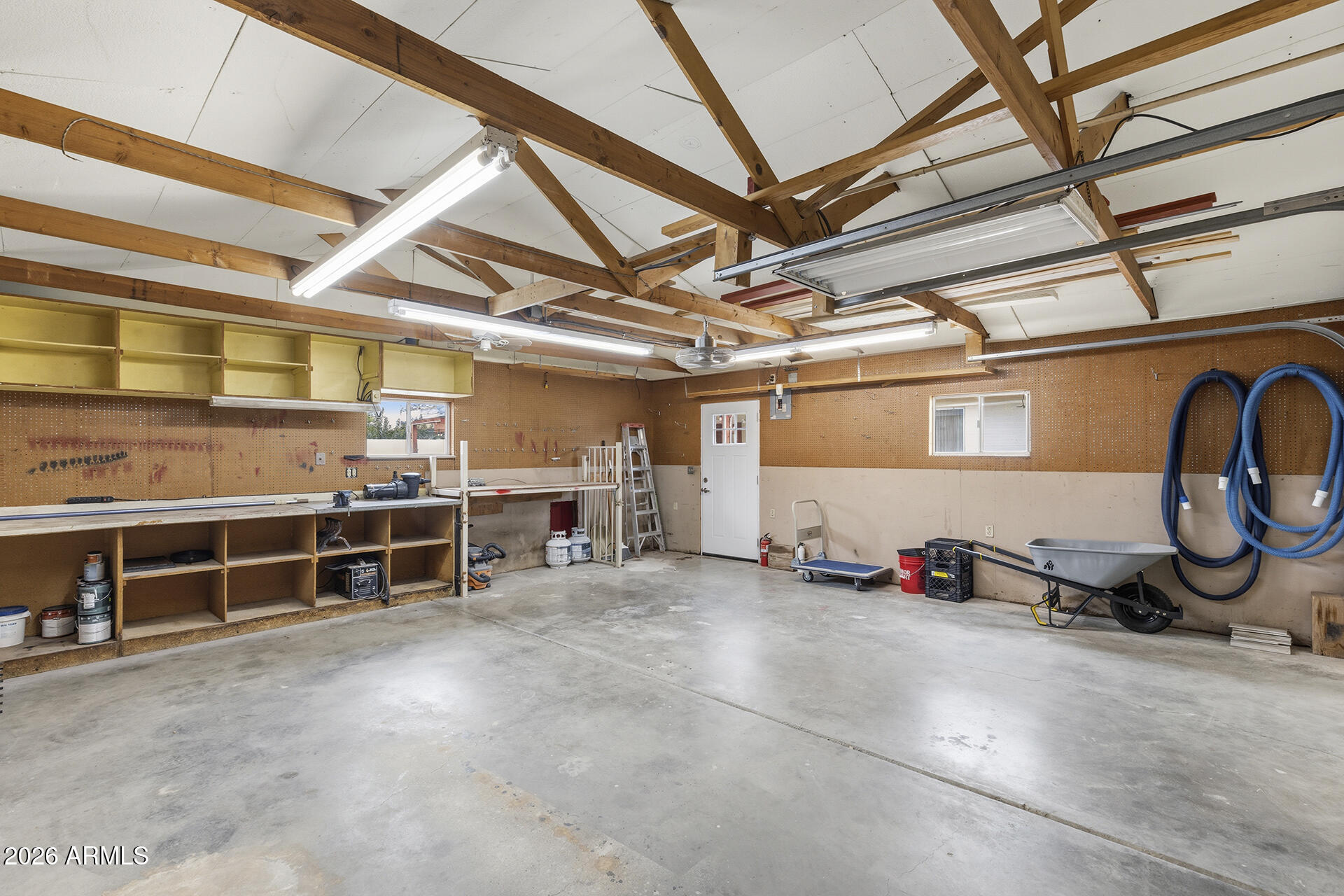 5107 W CORRINE Drive