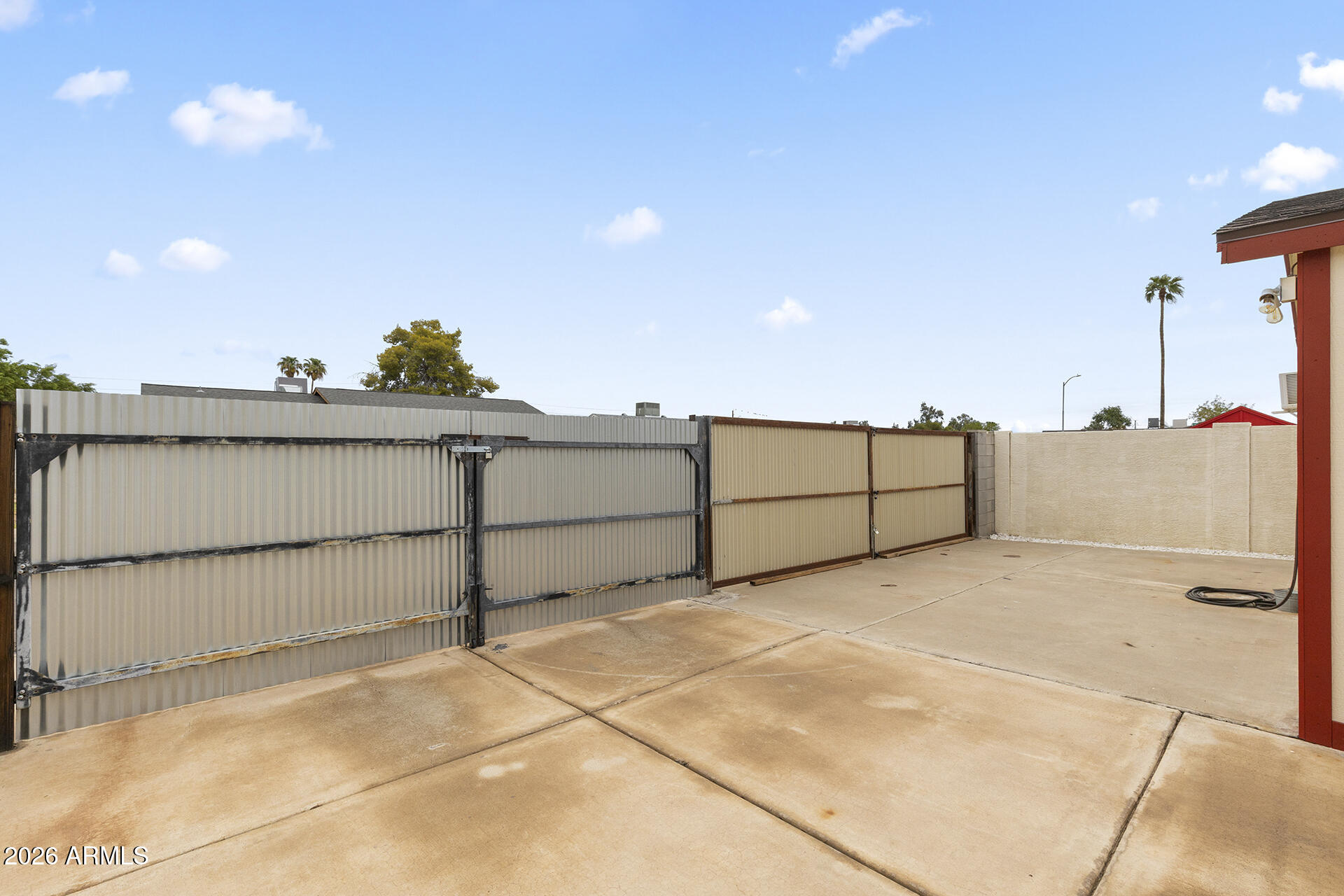 5107 W CORRINE Drive