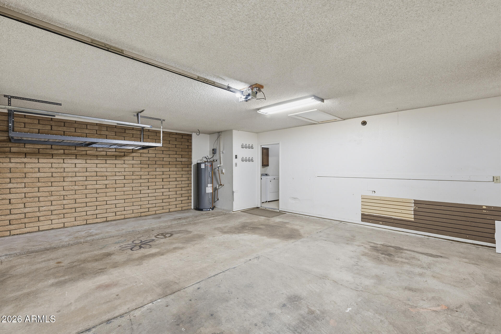 5107 W CORRINE Drive