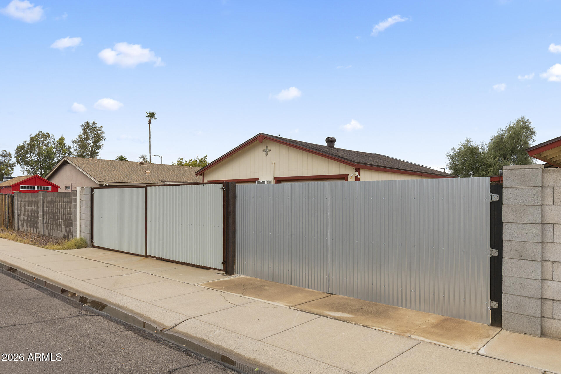 5107 W CORRINE Drive