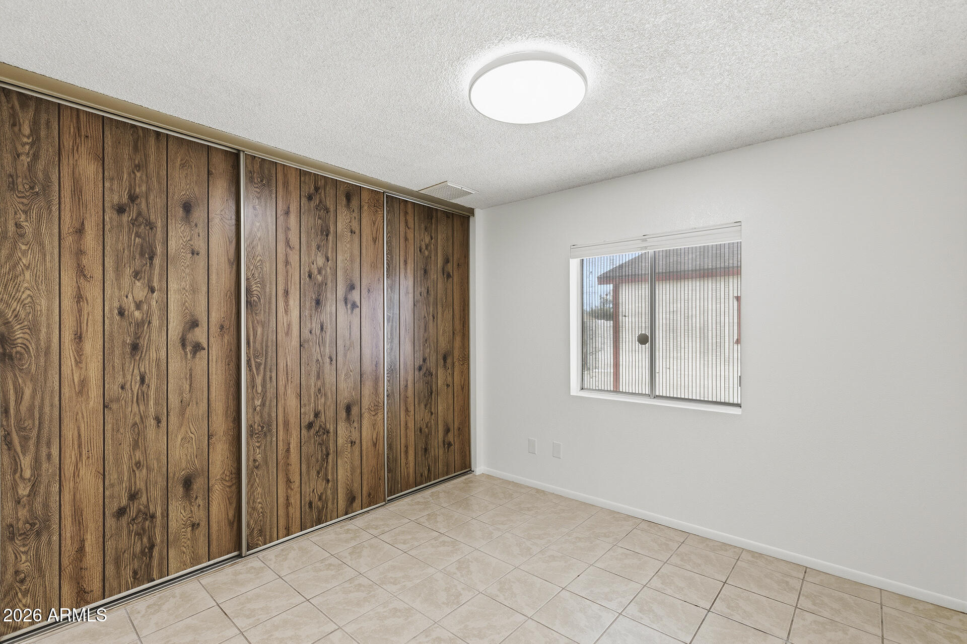5107 W CORRINE Drive