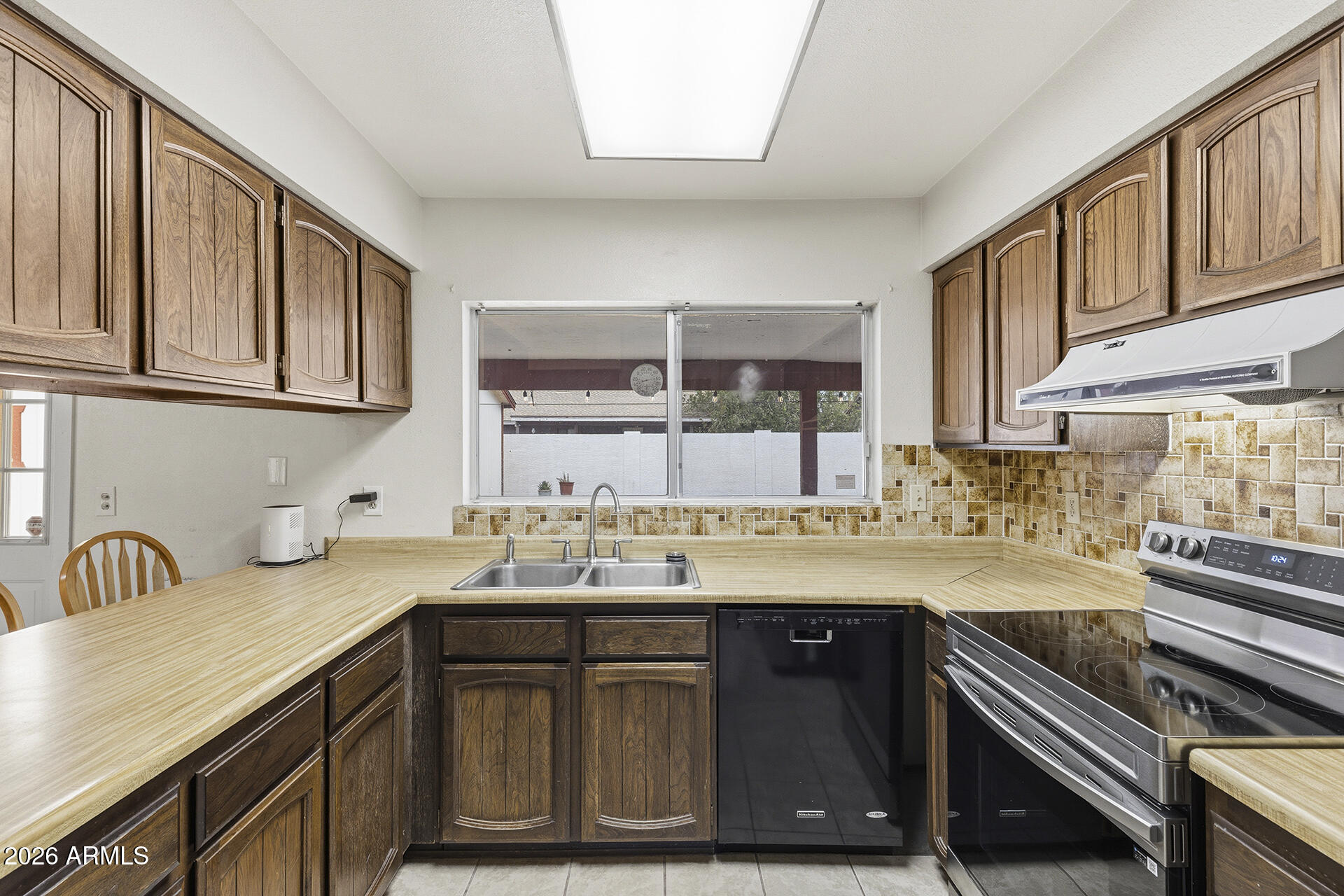 5107 W CORRINE Drive
