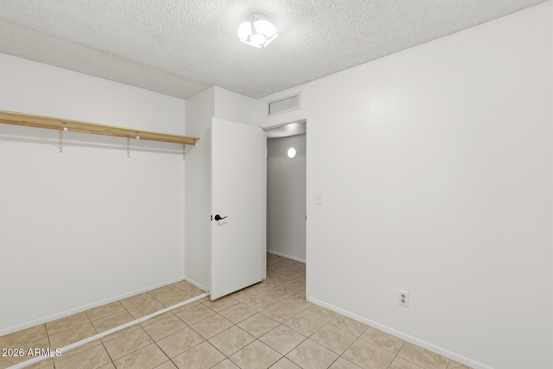 5107 W CORRINE Drive