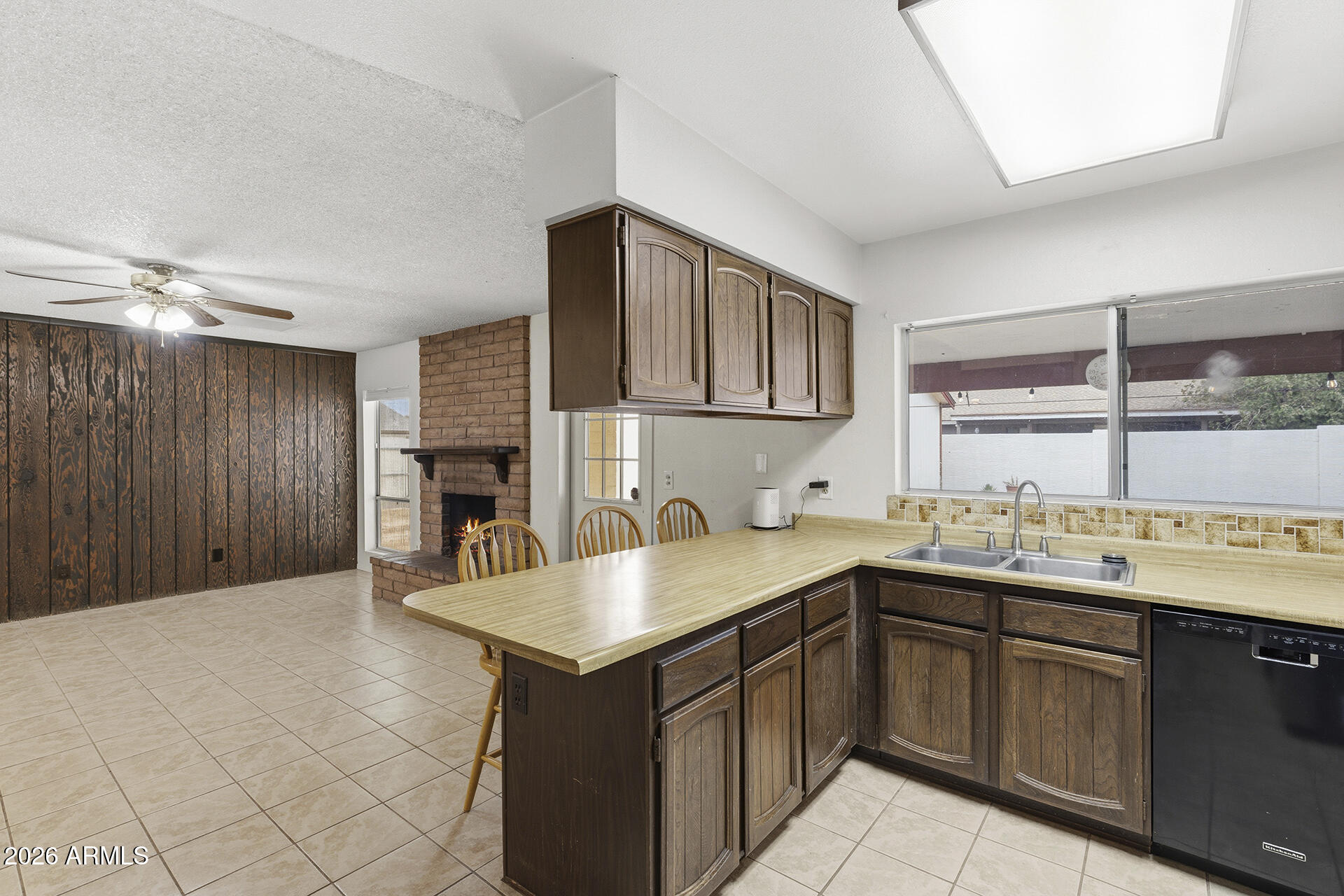 5107 W CORRINE Drive