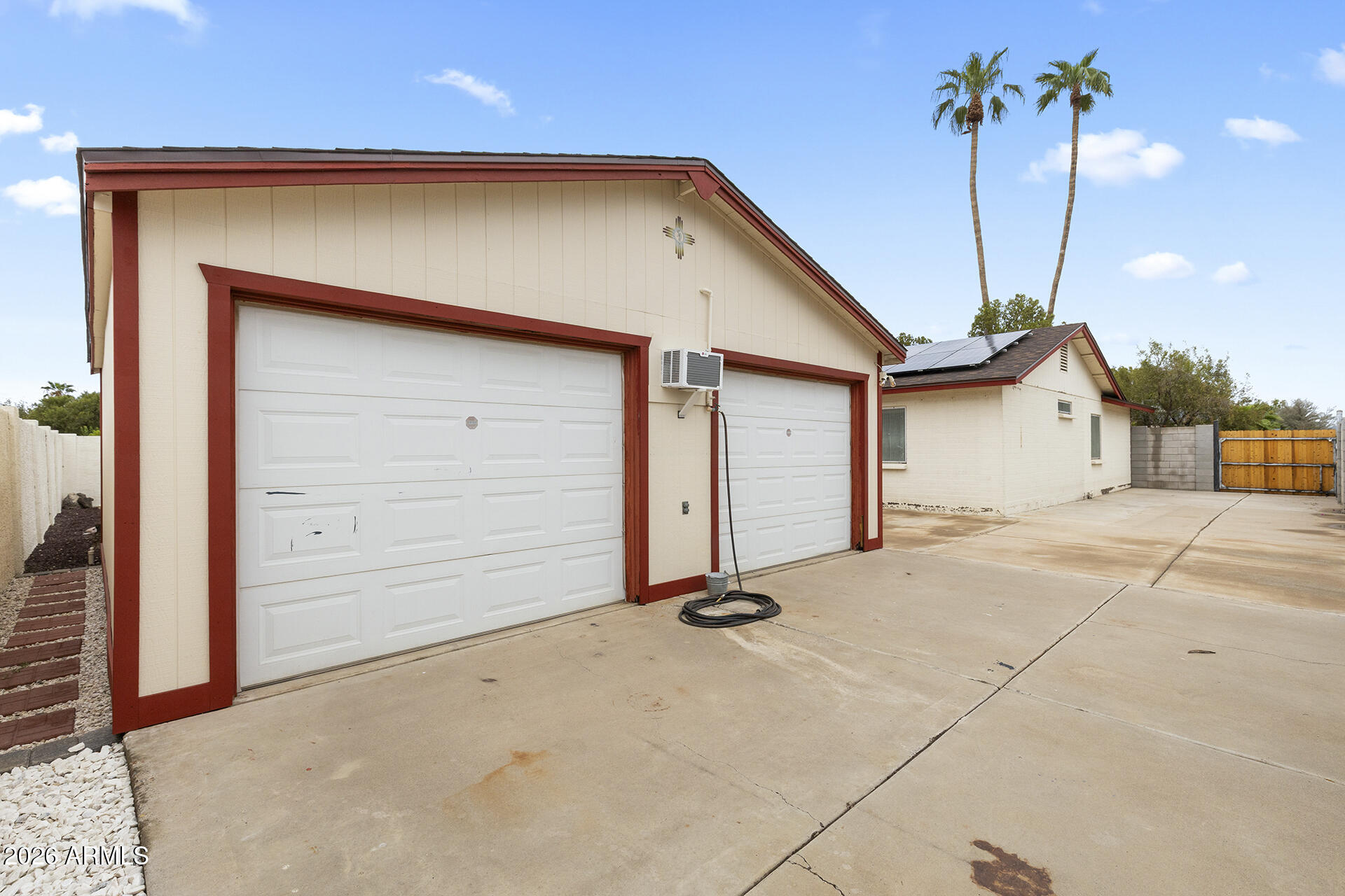 5107 W CORRINE Drive