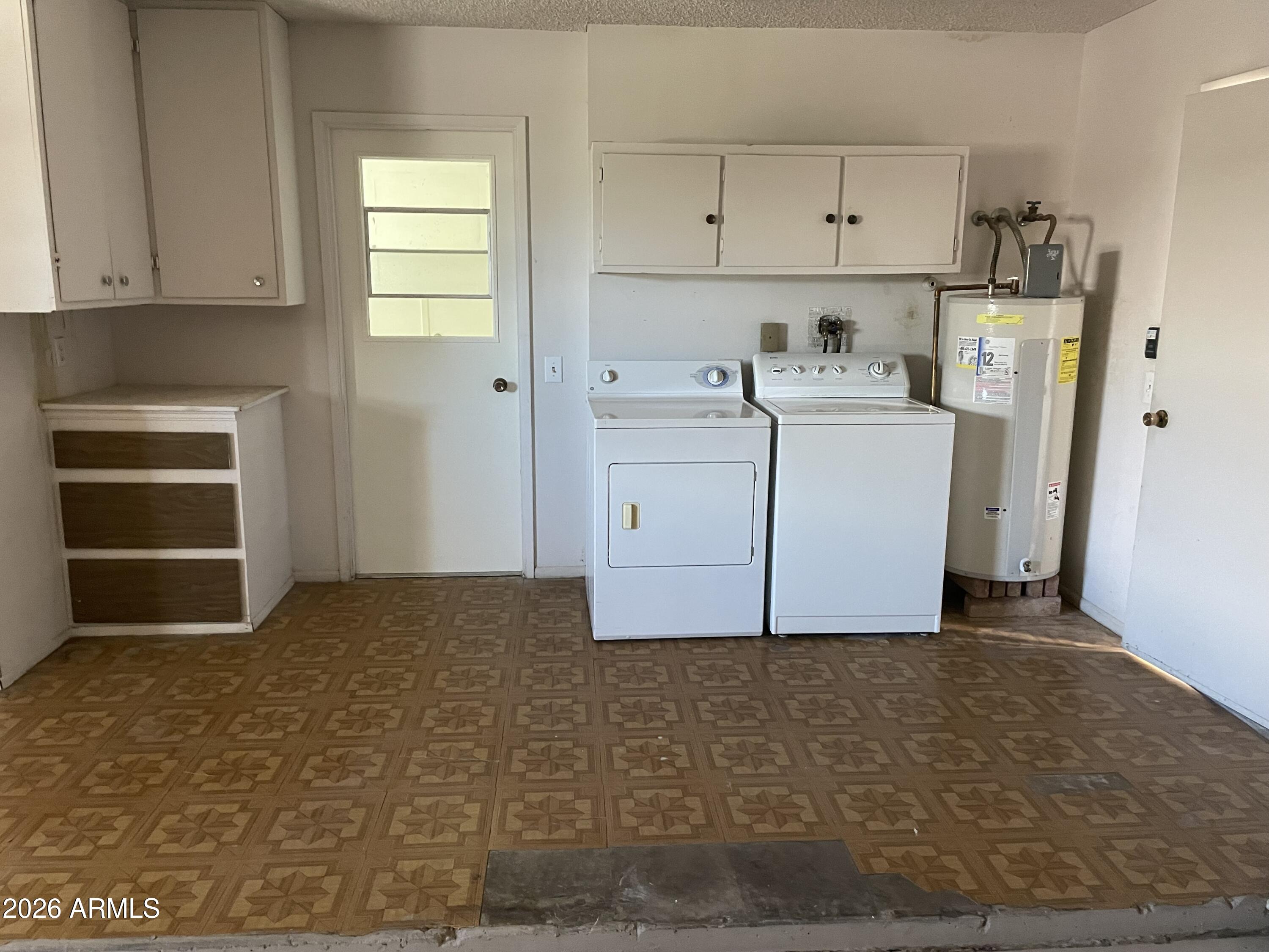 9504 W HIDDEN VALLEY Circle