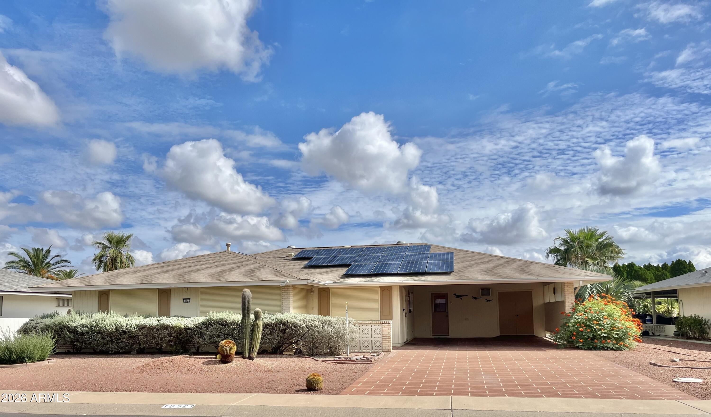 10527 W PRAIRIE HILLS Circle