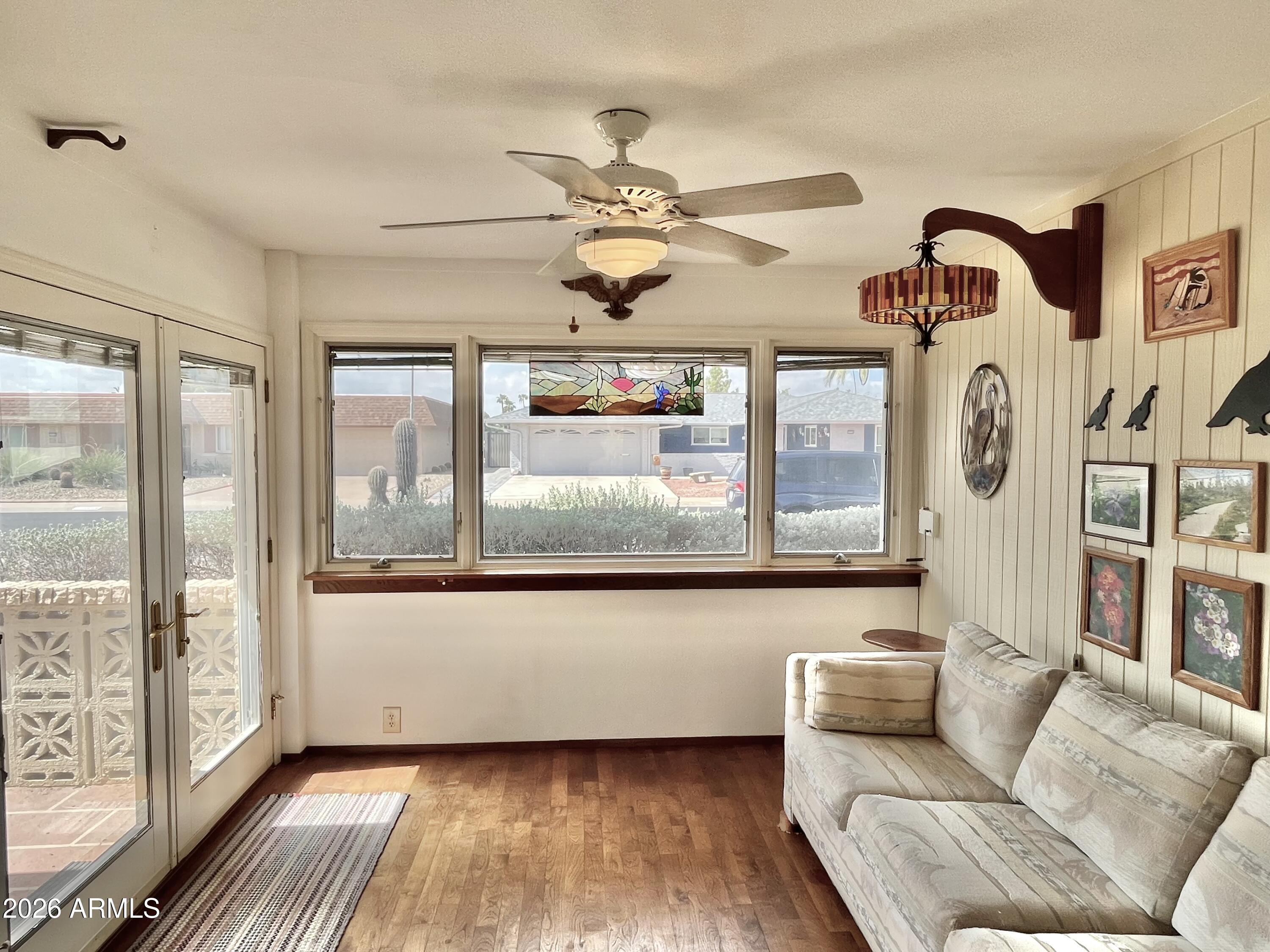 10527 W PRAIRIE HILLS Circle