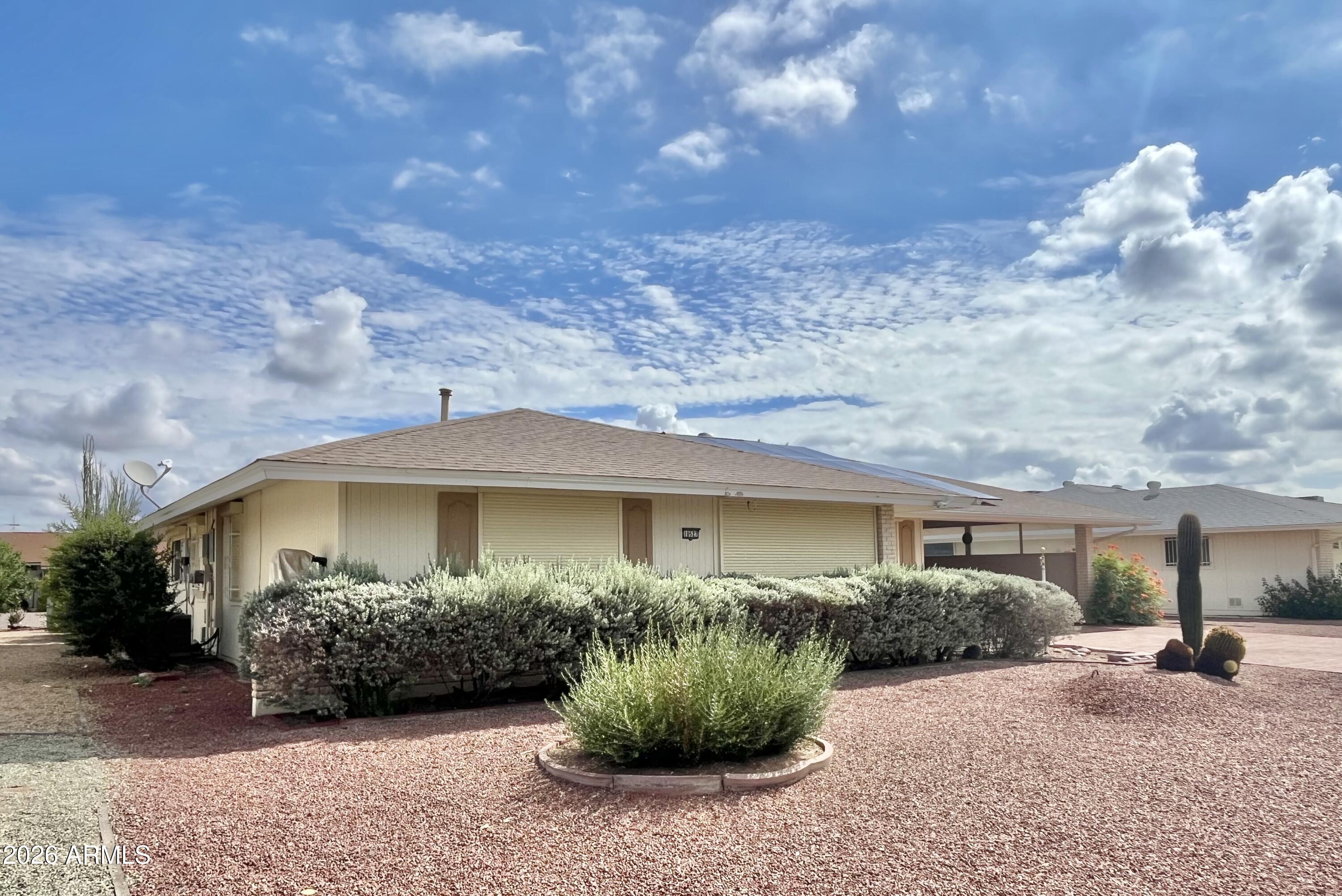 10527 W PRAIRIE HILLS Circle