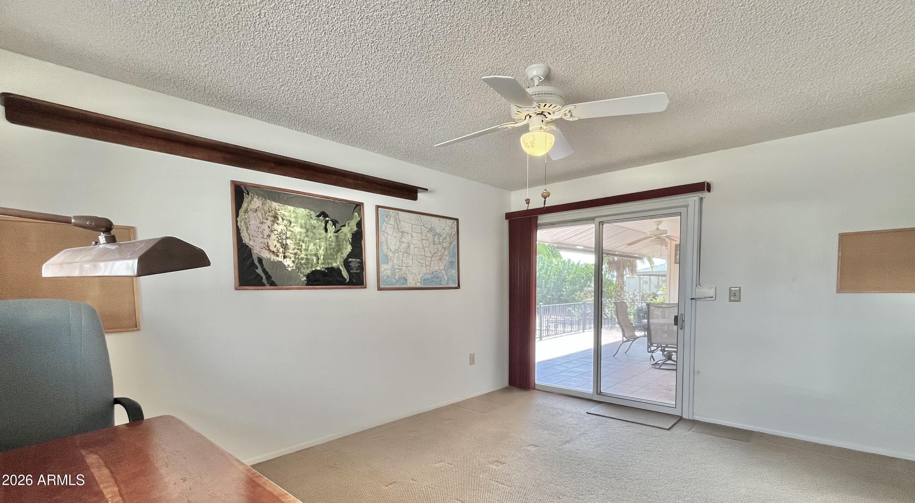 10527 W PRAIRIE HILLS Circle