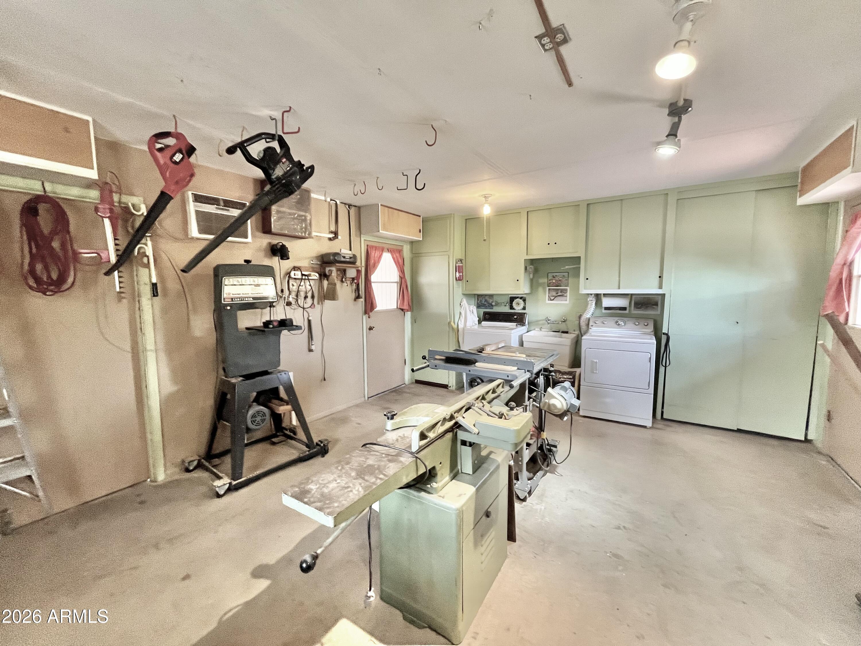 10527 W PRAIRIE HILLS Circle