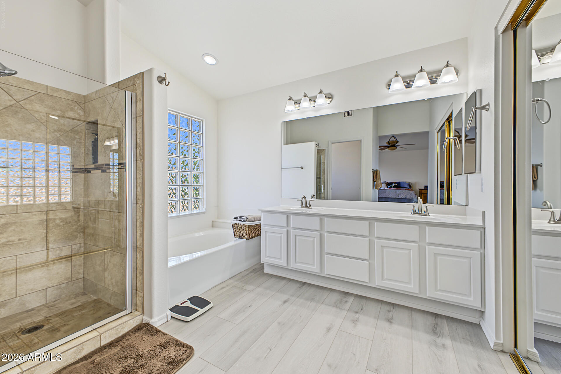 7220 W LOS GATOS Drive