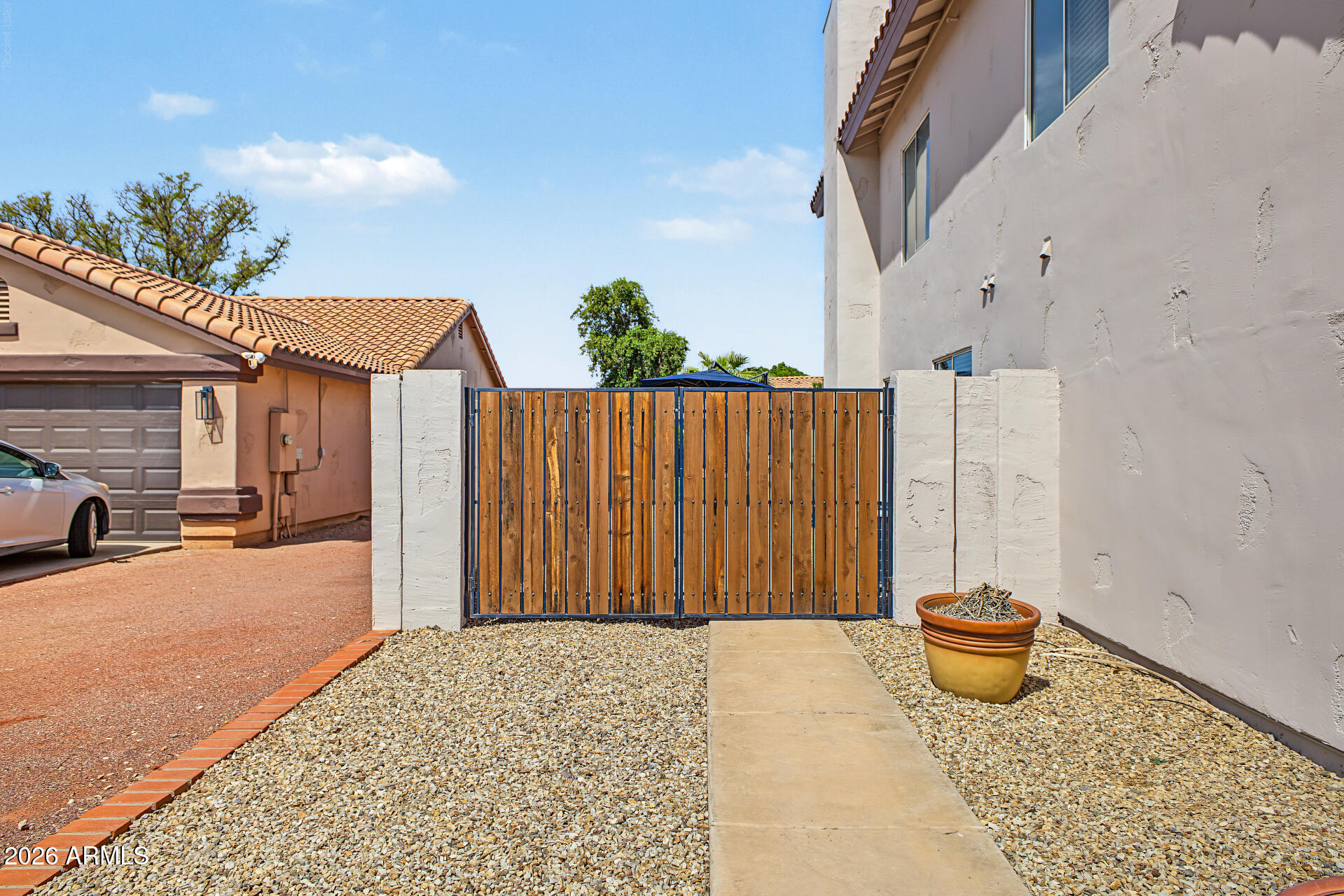 7220 W LOS GATOS Drive