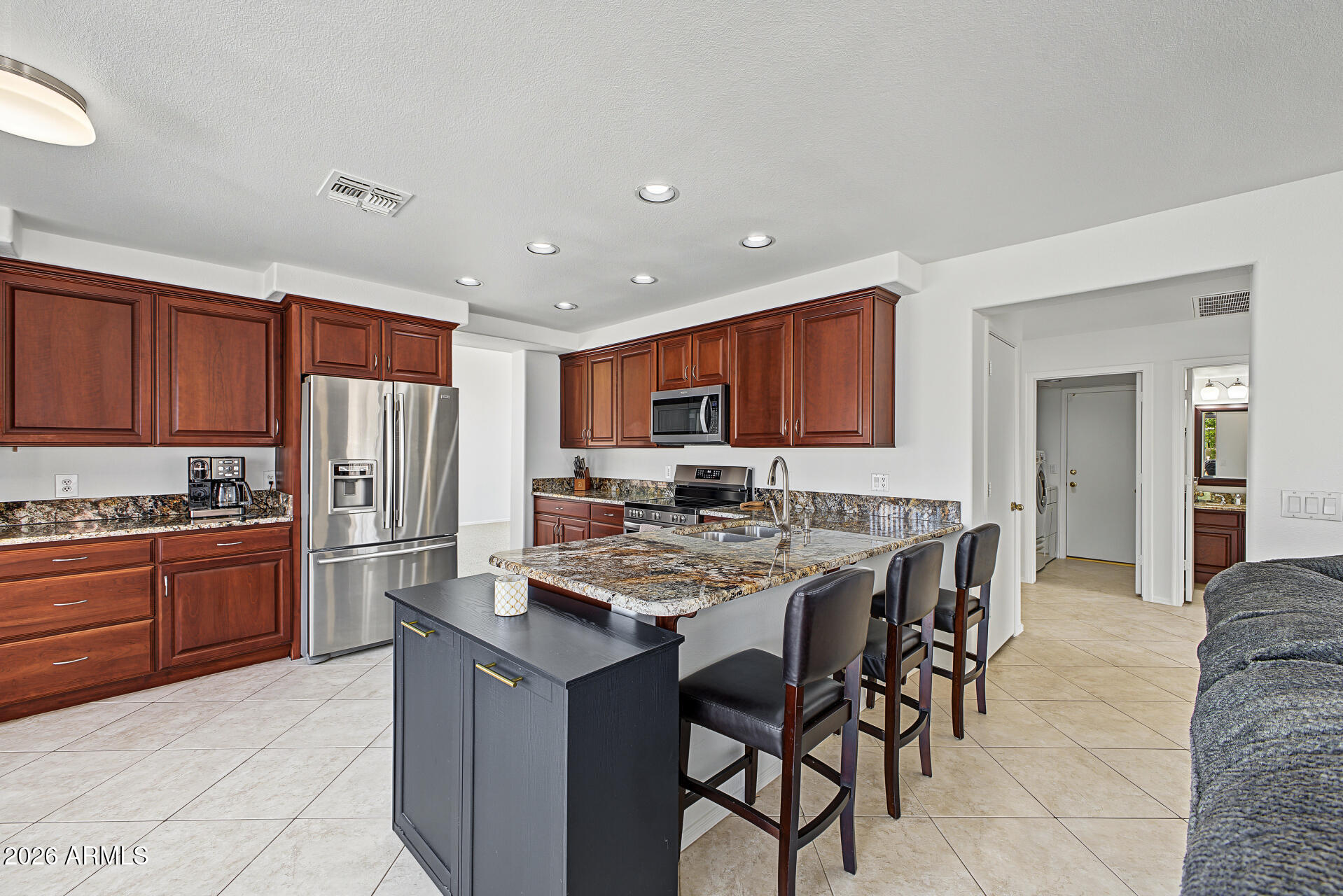 7220 W LOS GATOS Drive