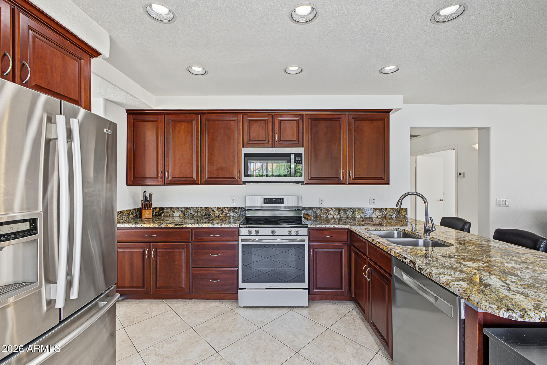 7220 W LOS GATOS Drive