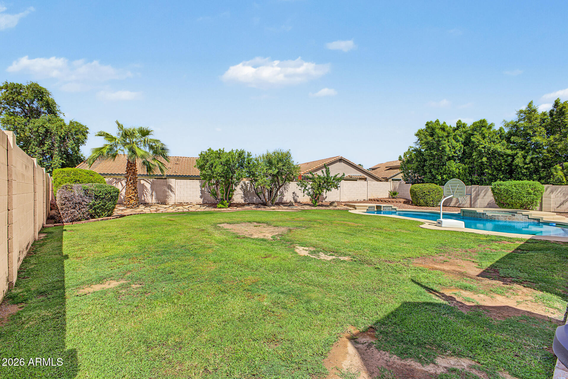 7220 W LOS GATOS Drive