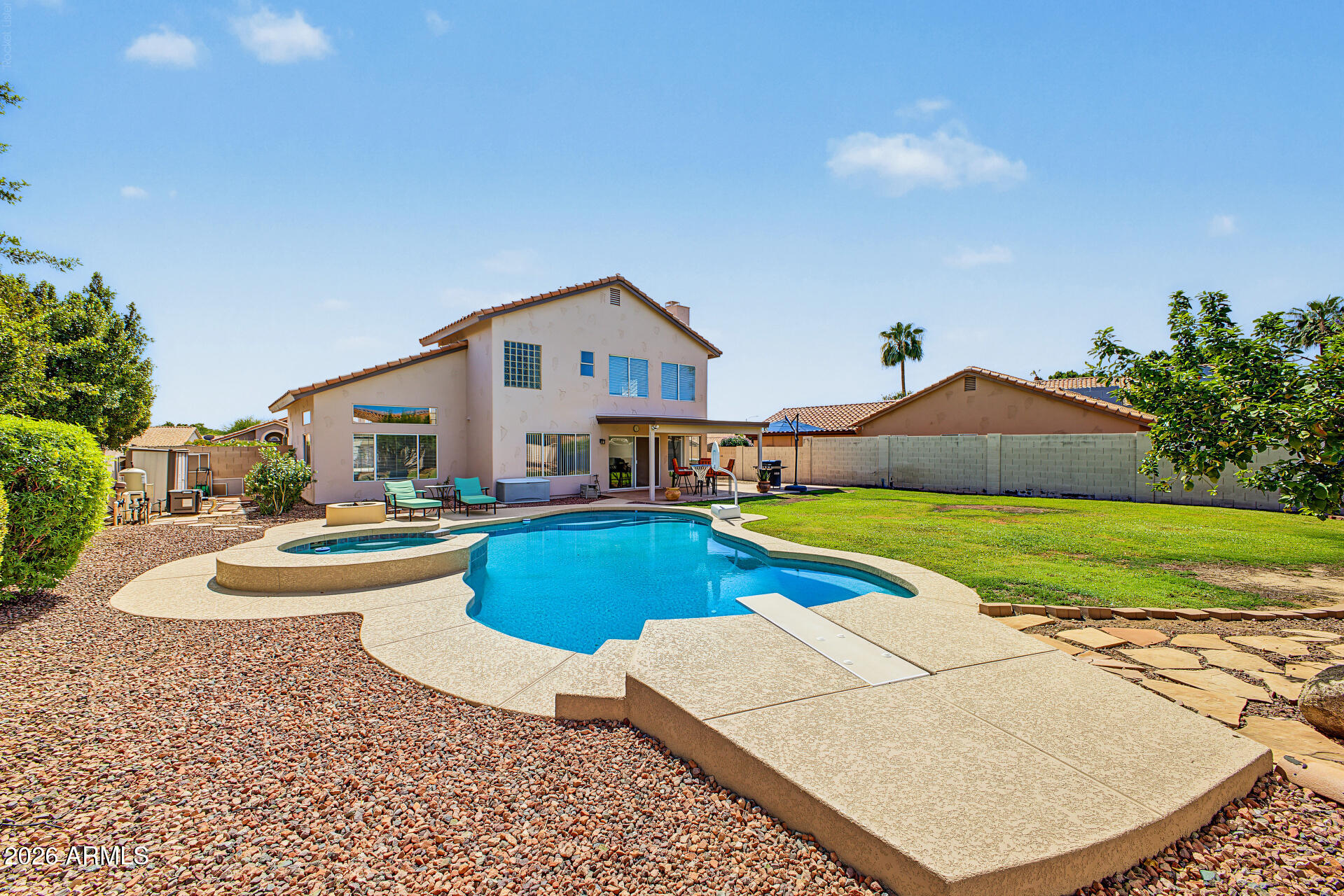 7220 W LOS GATOS Drive