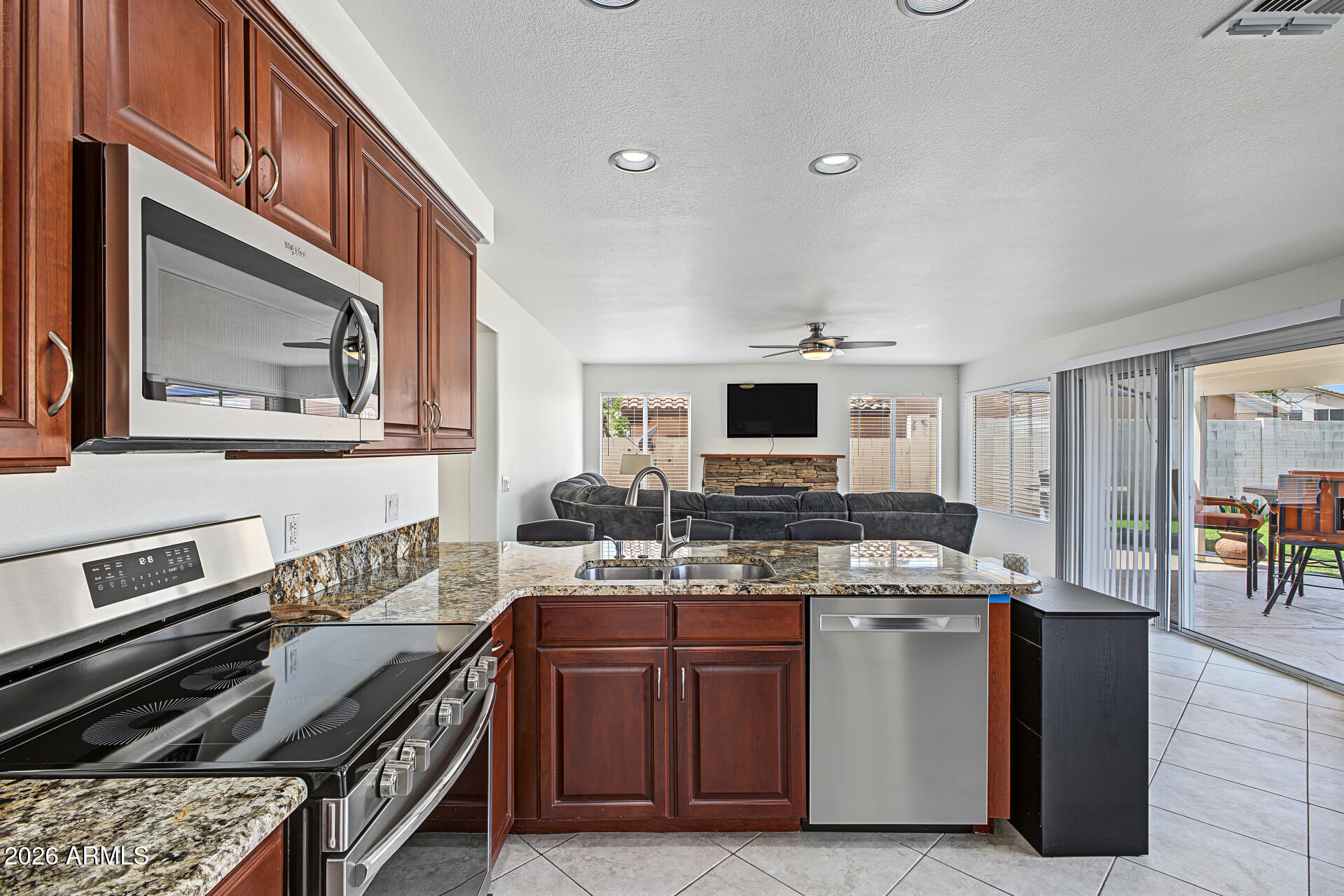 7220 W LOS GATOS Drive