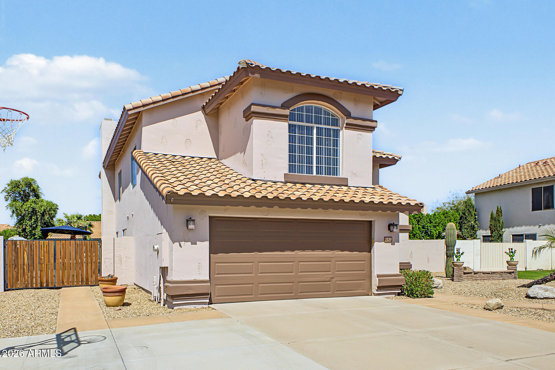 7220 W LOS GATOS Drive
