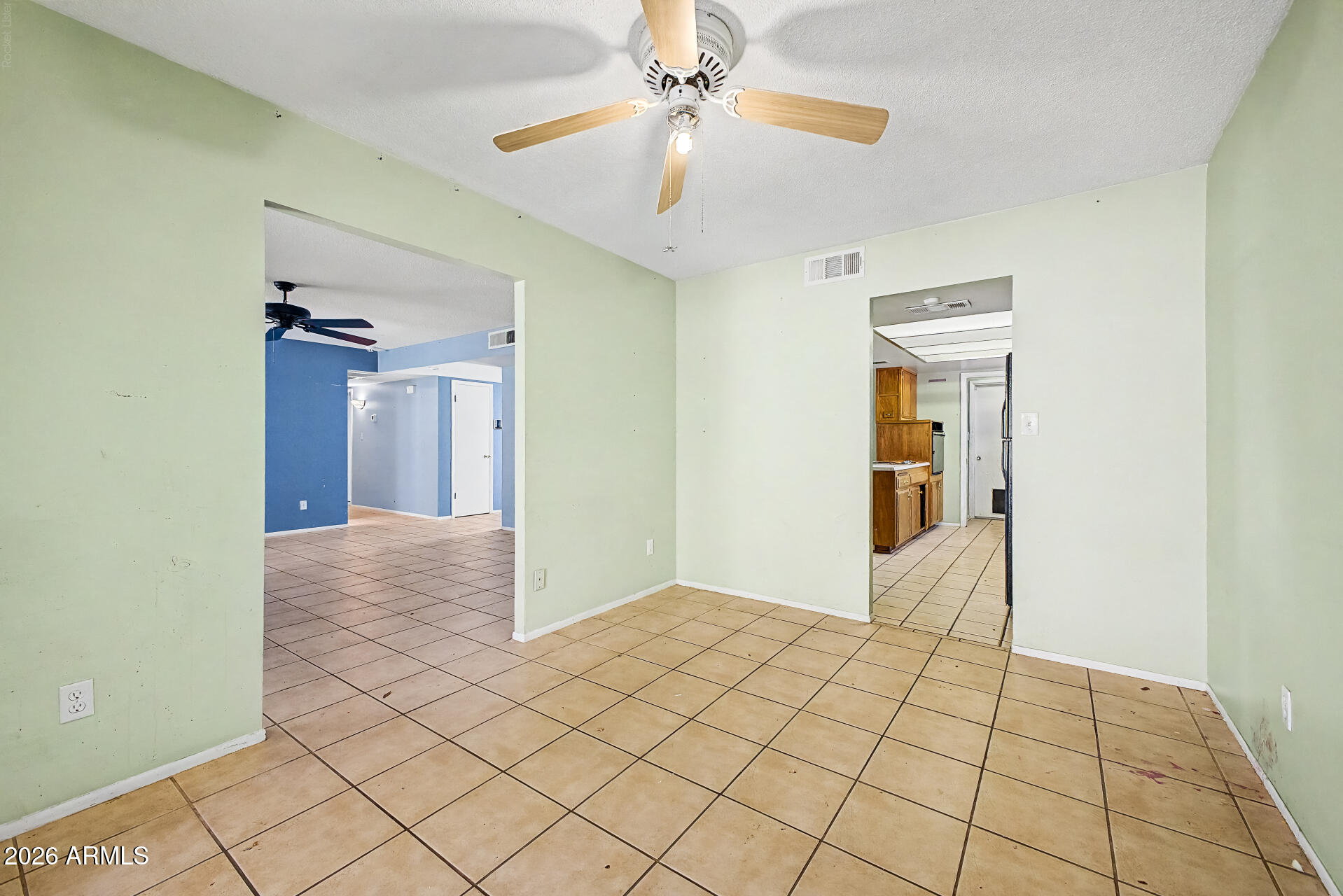 4320 W Rose Lane