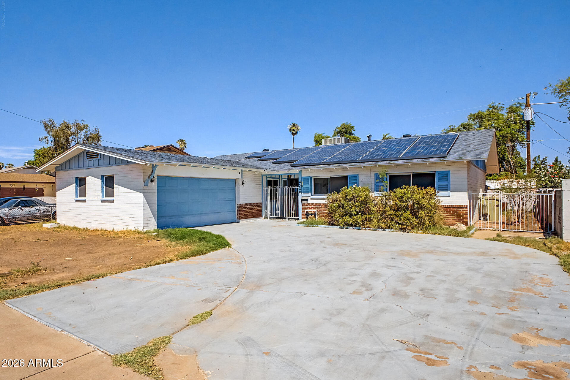 4320 W Rose Lane