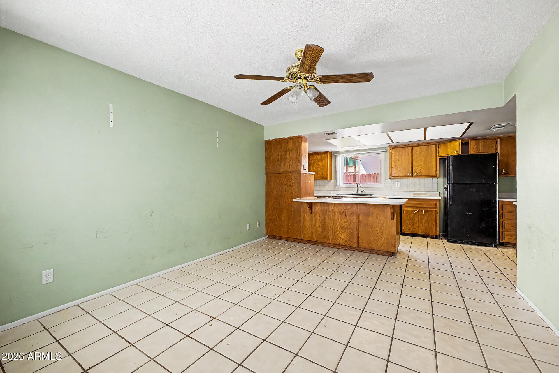 4320 W Rose Lane