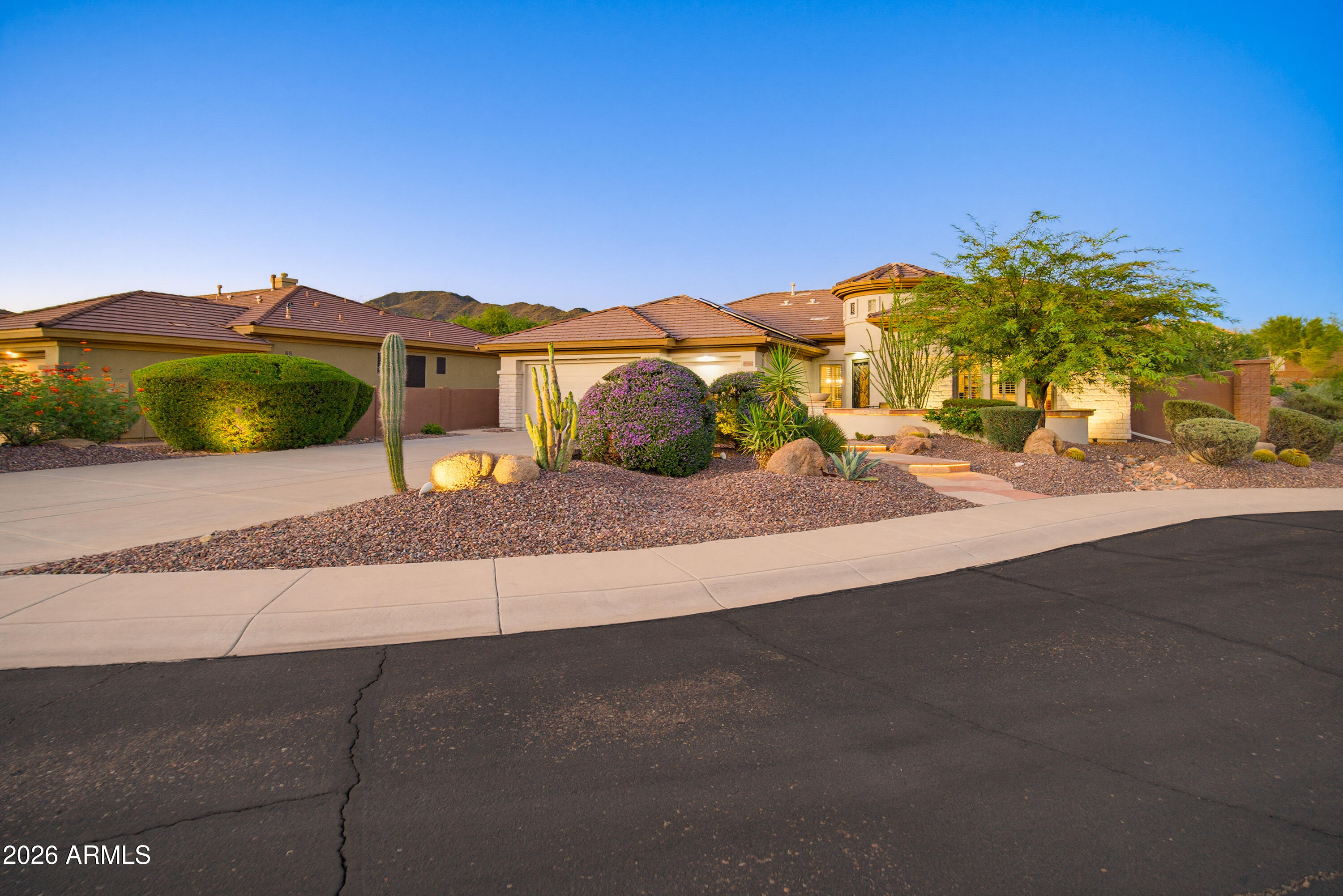 1908 W TURTLE HILL Court