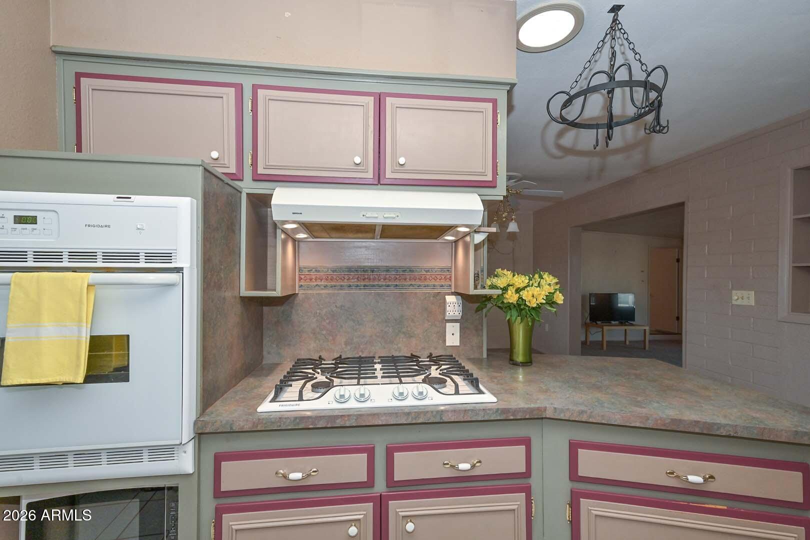 10116 W PEORIA Avenue