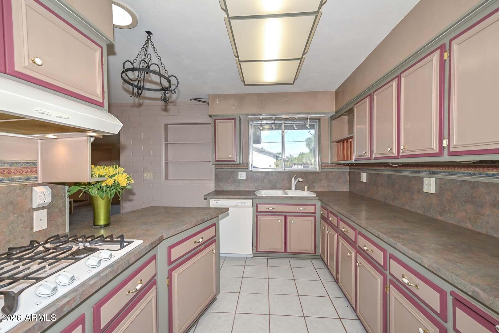 10116 W PEORIA Avenue