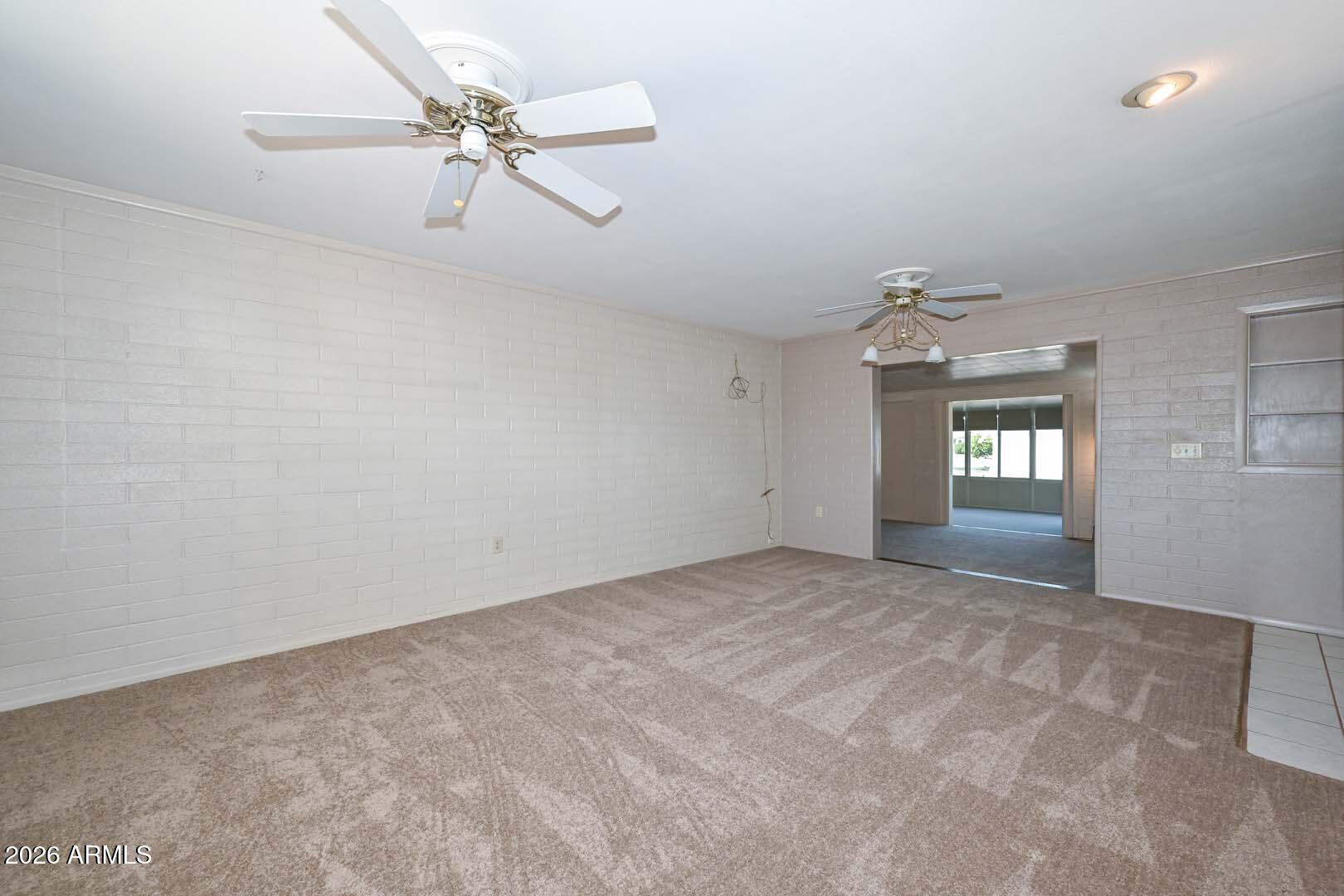 10116 W PEORIA Avenue