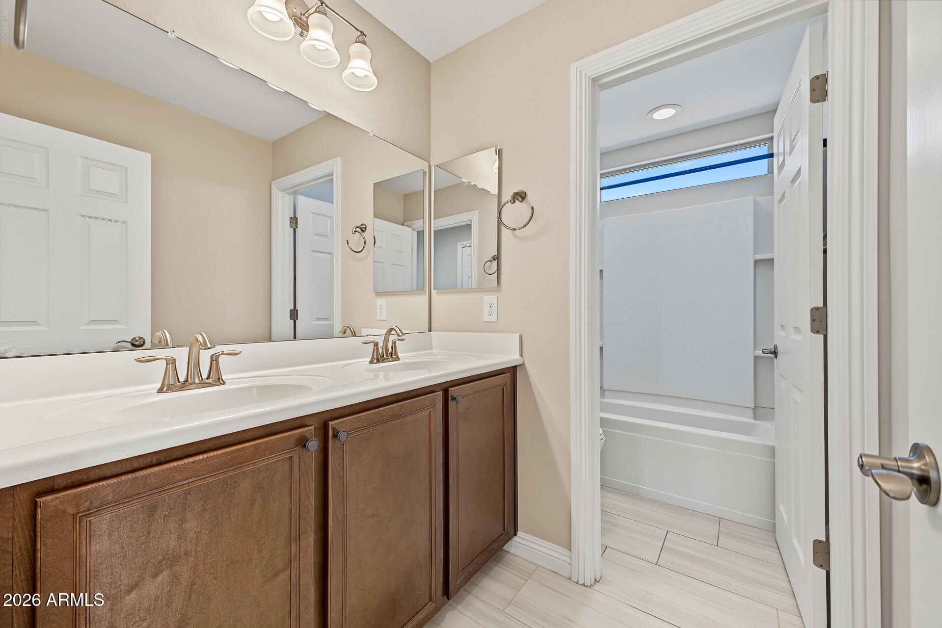 17493 W GAMBIT Trail